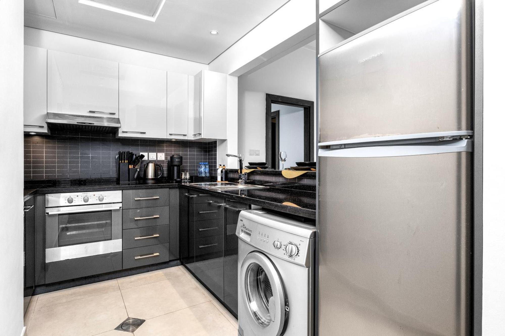 Panoramic 1br Stunning Marina Views Near Jbr By Maxx Value Homes Apartemen *