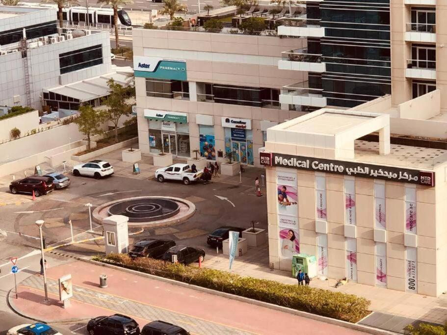 Marina And Sea View At 10mn From Jbr & Metro Deluxe For 4ppl Late Check-in & Late Check-out Apartment *