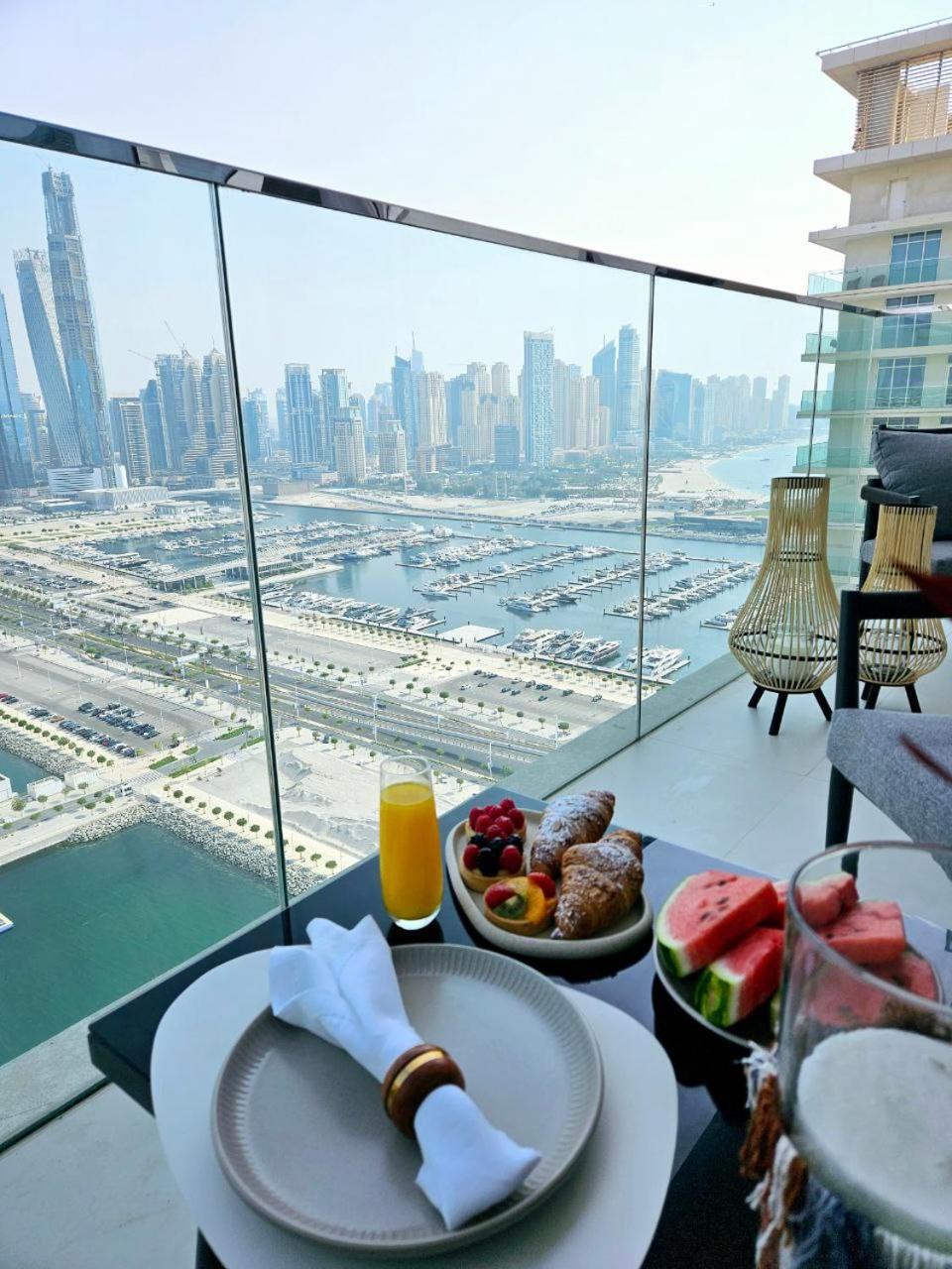 Lägenhet Stunning 2br With Panoramic Sea View In Beachfront - 24ab07 Dubai