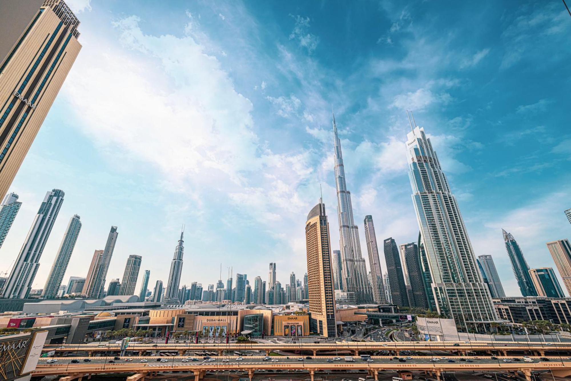 Apartament Burj Khalifa View, 2 Balcony W Lounge, Mall Access, Gym, Infinity-pool, Playground, Bbq, Family Friendly Dubai