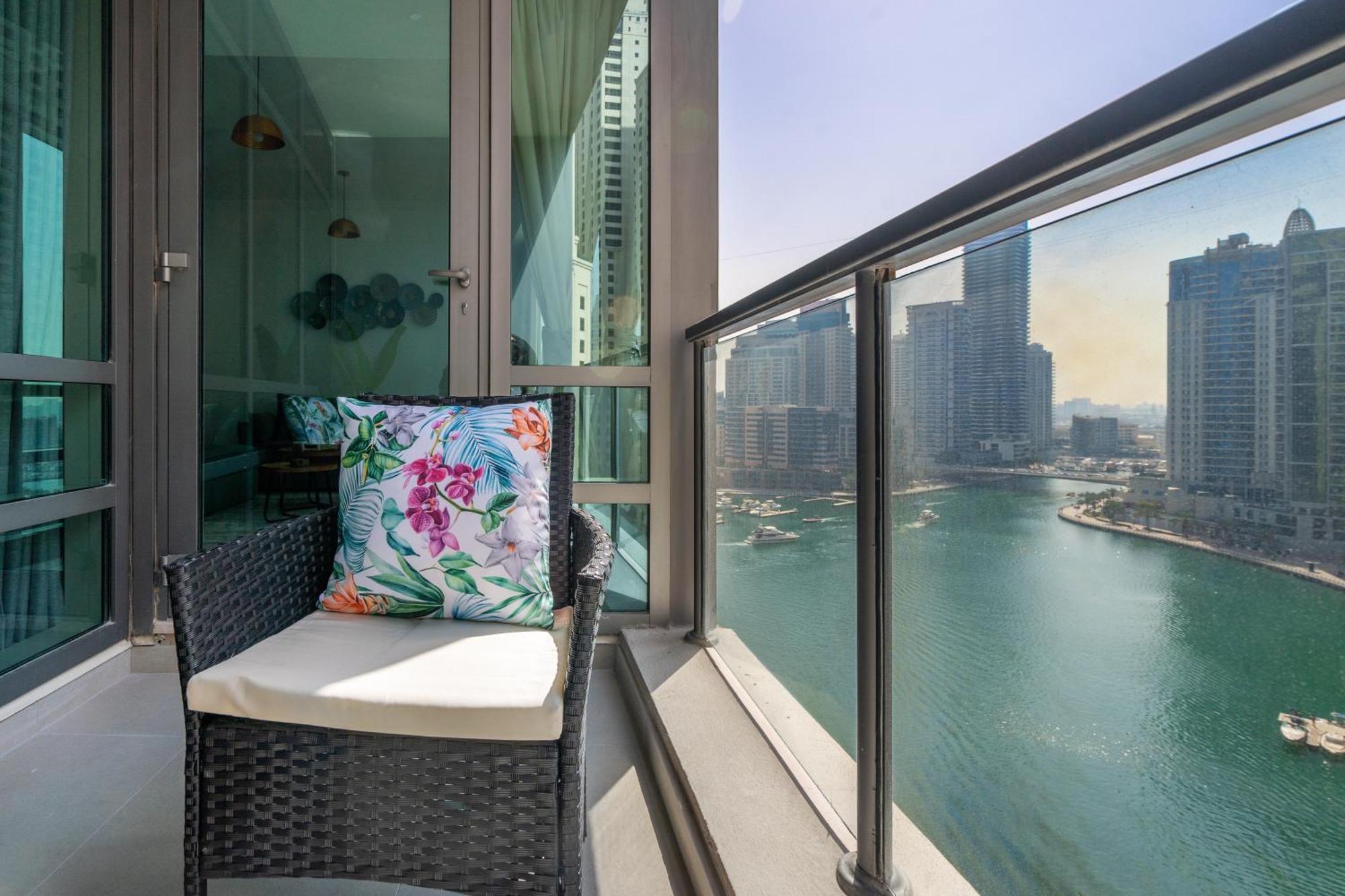 Spacious & Luxurious 1br - Marina Views - 3mn Walk To Tram, Jbr & (adults Only)