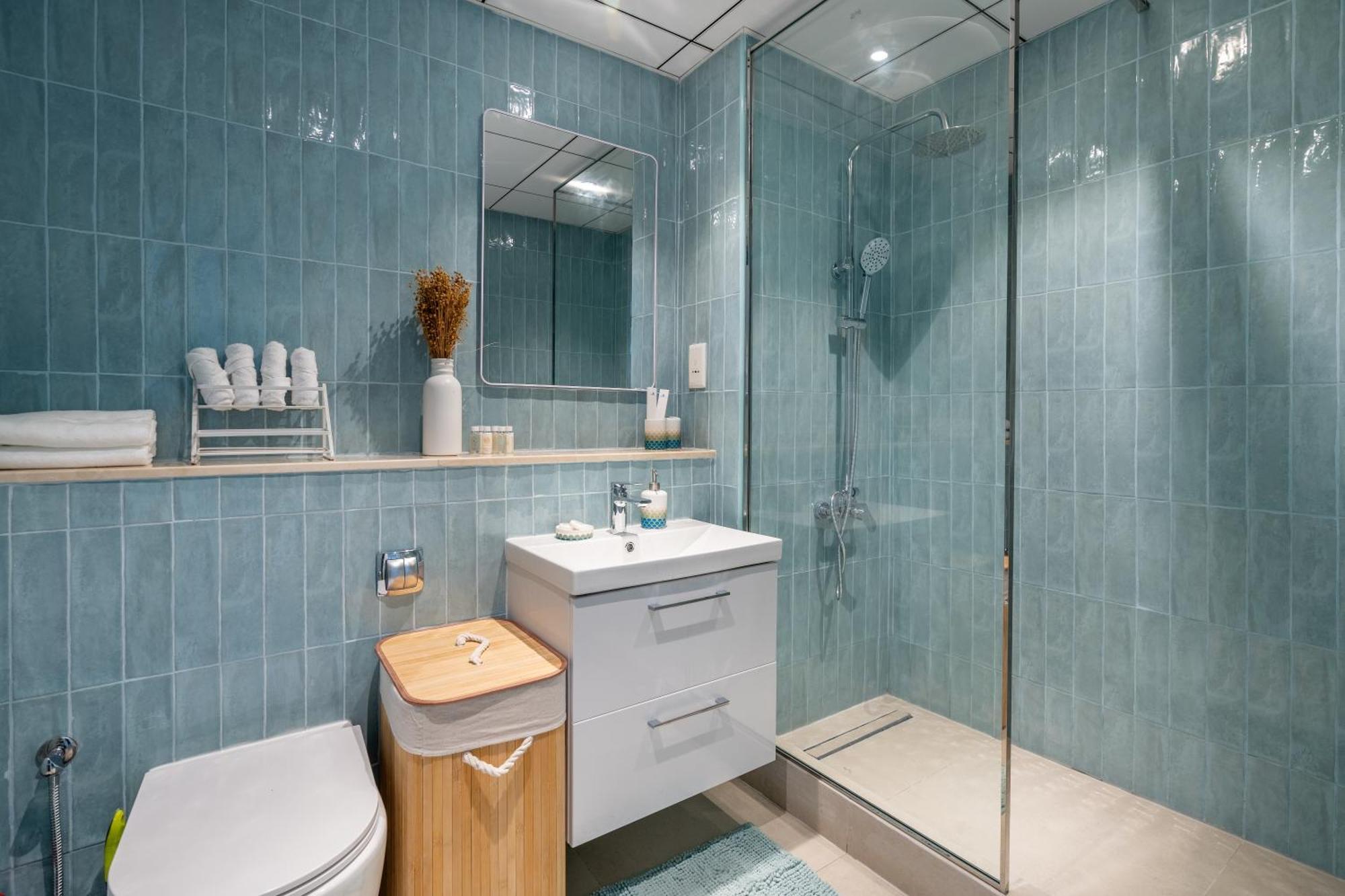 Spacious & Luxurious 1br - Marina Views - 3mn Walk To Tram, Jbr & (adults Only) Apartamento