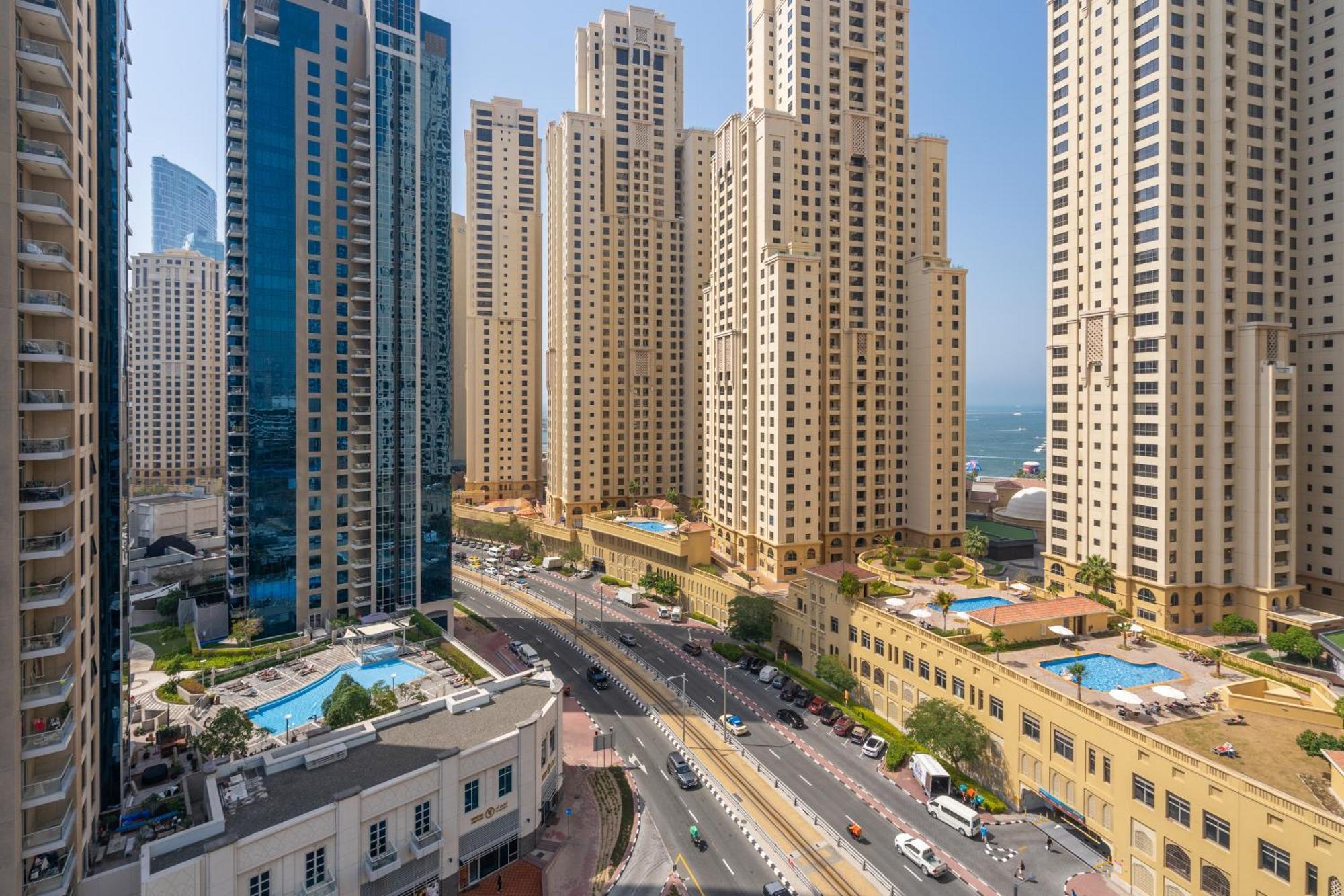 Spacious & Luxurious 1br - Marina Views - 3mn Walk To Tram, Jbr & (adults Only) Dubái