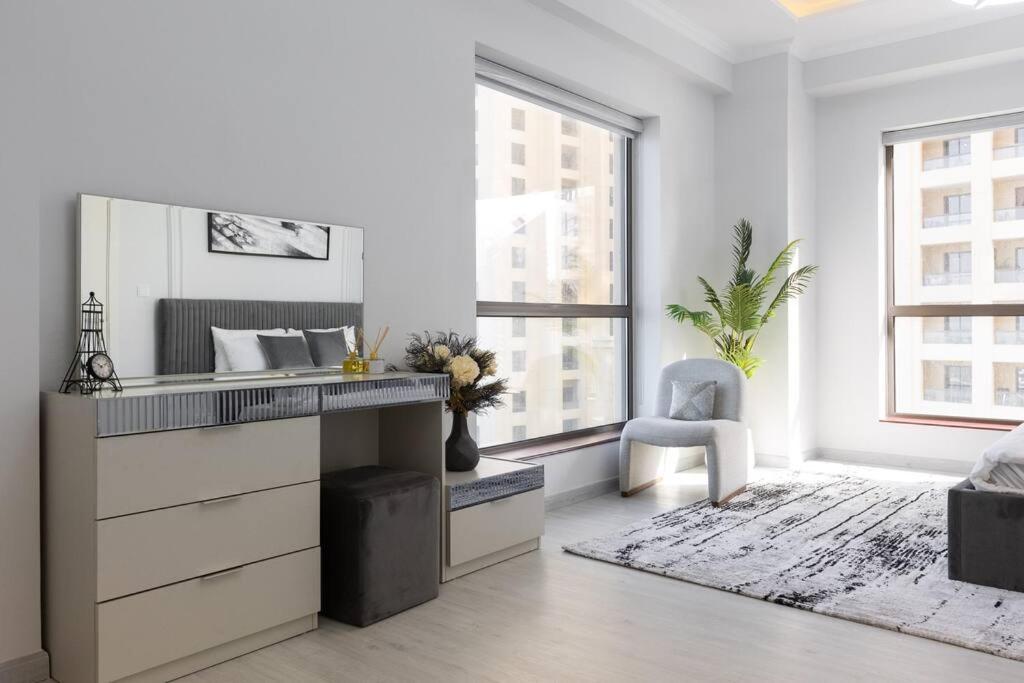 Stylish 3bdr In Rimal 2 Jbr Dubái