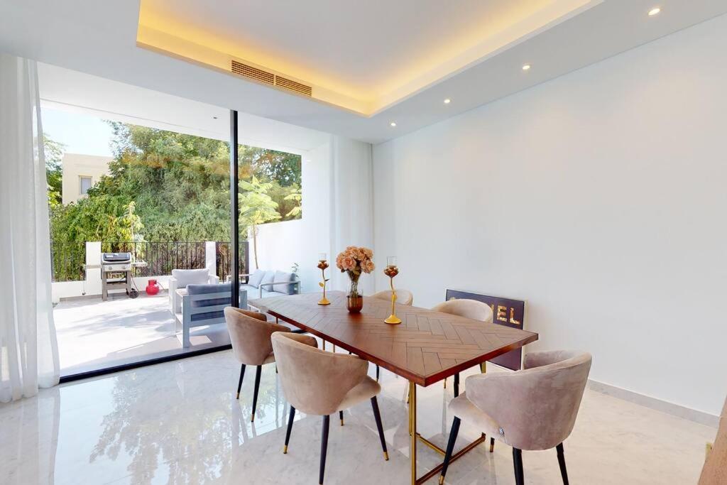 Luxurious 5 Bed - Al Barari Vilă