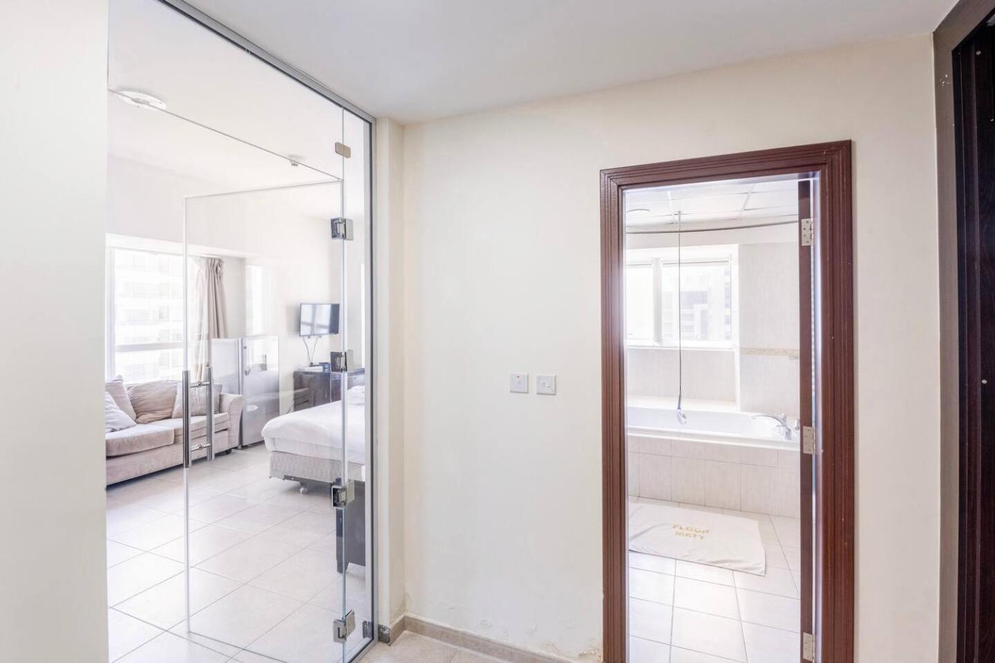 Ensuite In Coliving In Marina Habitación en casa particular