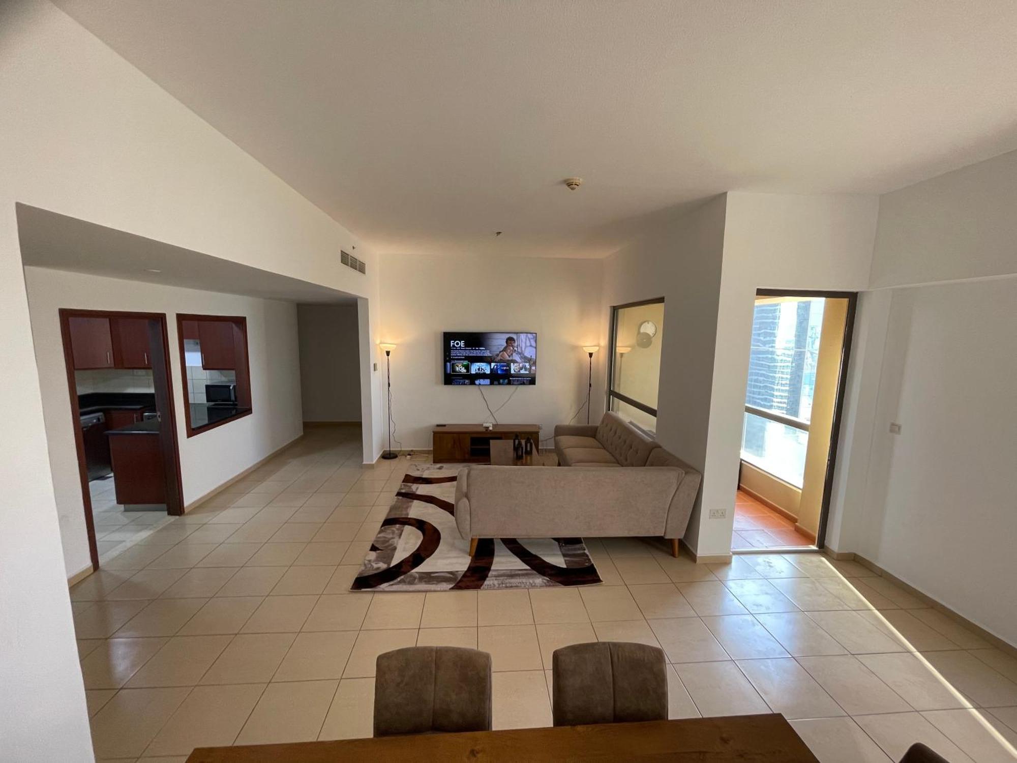 Seaview Beach Jbr - Walk To Beach - Gym - Pool - Metro Station Asrama *