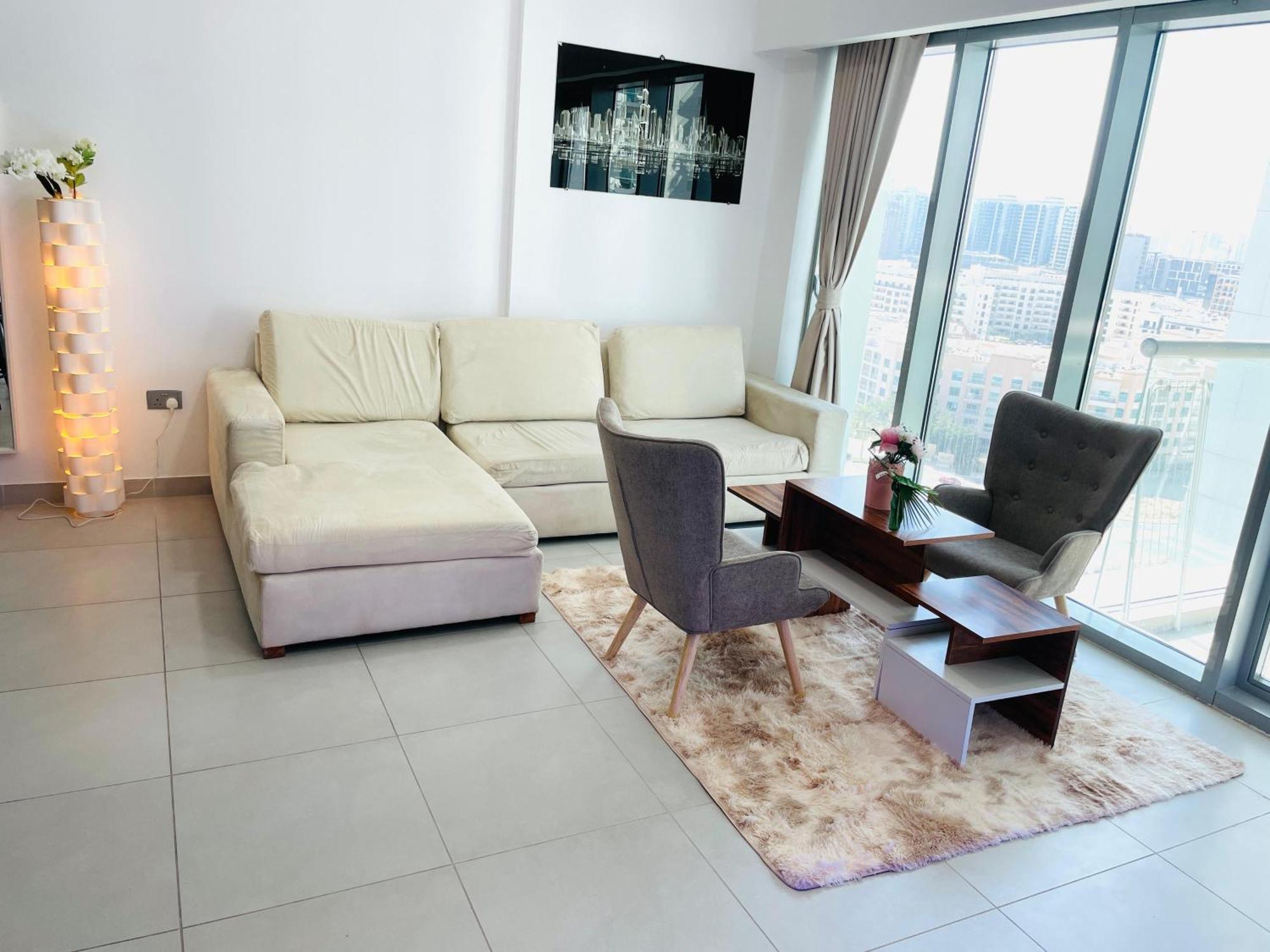 Deluxe One Bedroom For Rent In Al Barsha South Dubaï