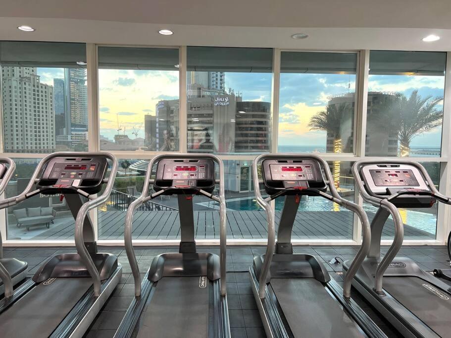 1 Bedroom Flat, Luxury Amenities, Near Jbr & Club With Free Parking In Jbr Apartamento Dubai