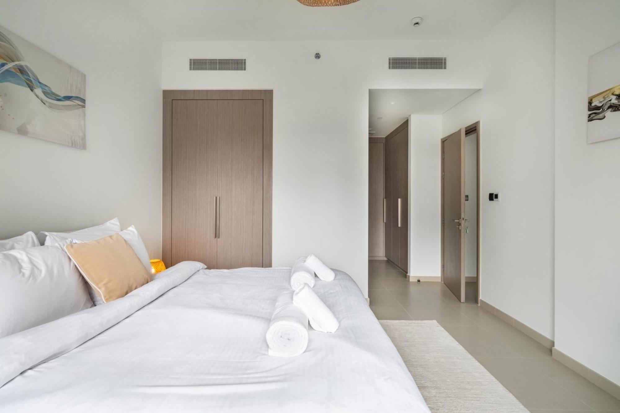 Downtown Dubai- 2br In Act Towers Vakantiehuis
