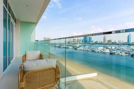 Private Beachfront 1 Bed With 180 View Of Marina Skyline Dubái