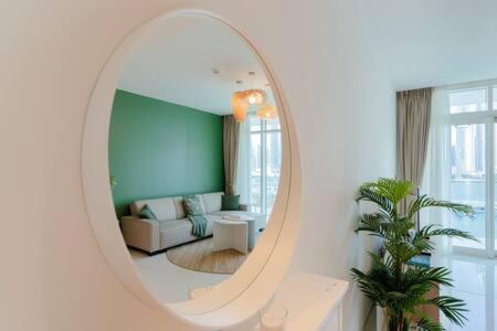 Private Beachfront 1 Bed With 180 View Of Marina Skyline Dubái