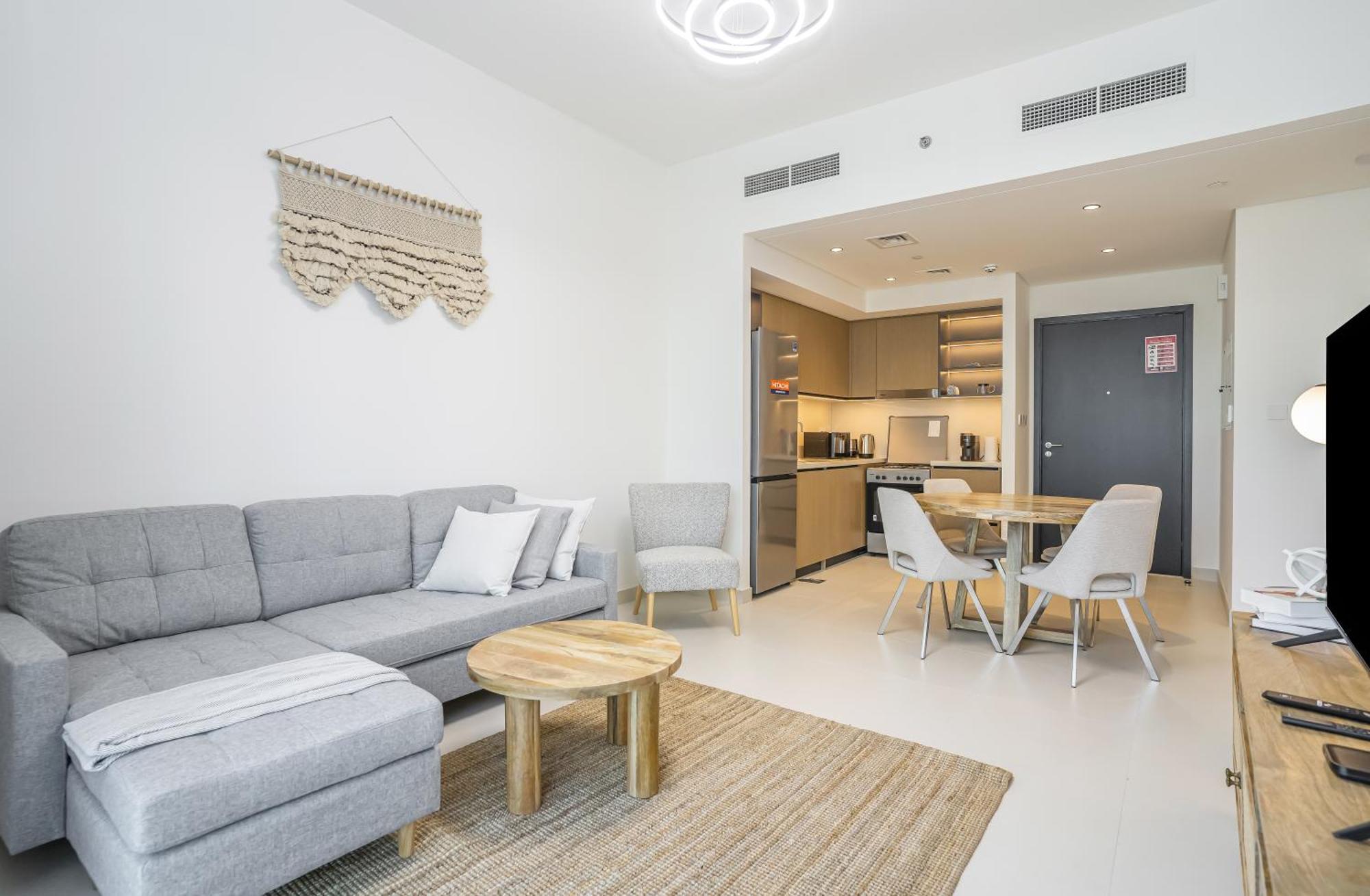 Apartamento Cozy At Floor With Burj View From Balcony 173bc1