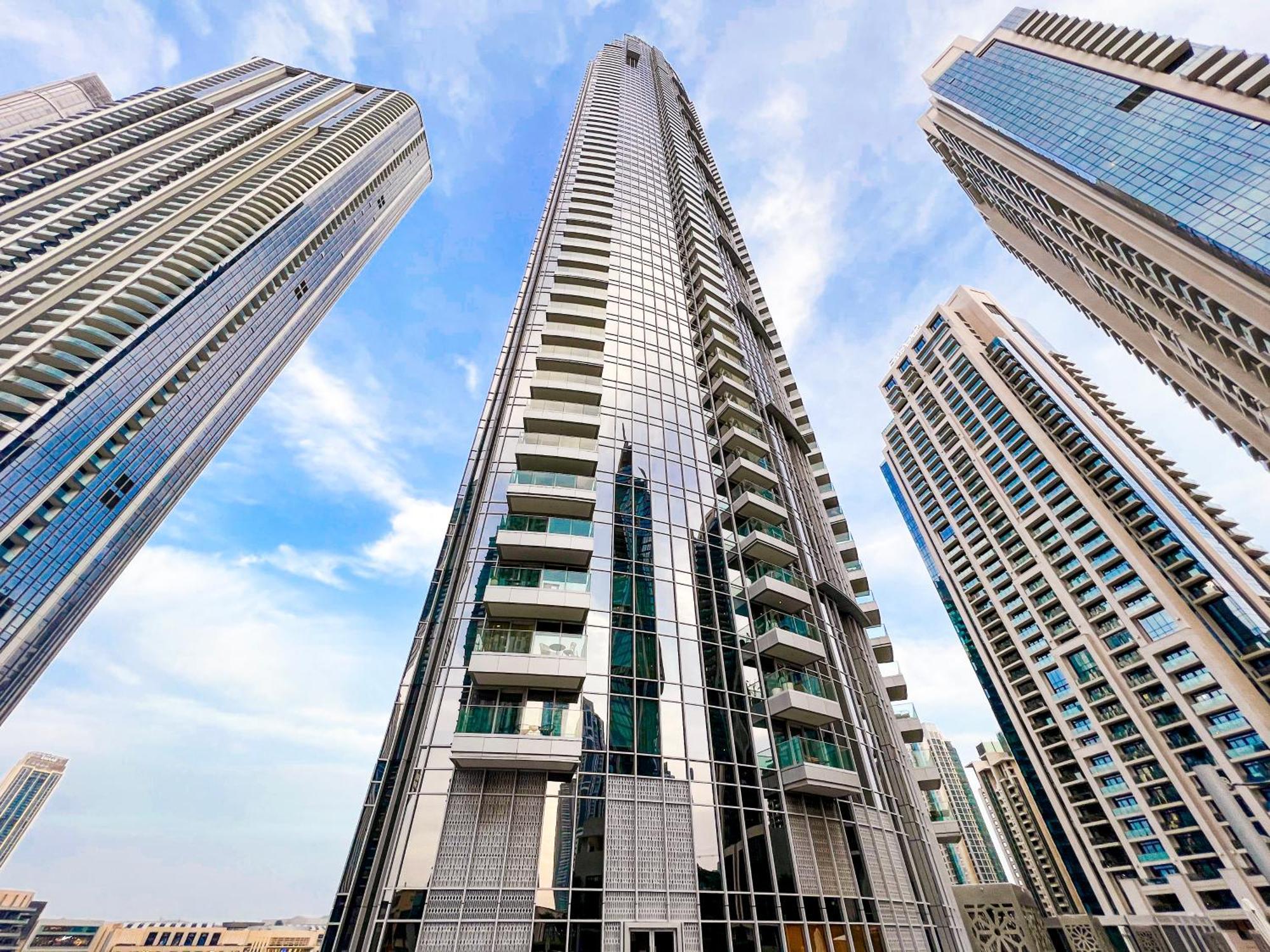 Downtown Luxury - Stunning Burj Khalifa & Sea View - 5 Minutes Walk To Mall Appartement *