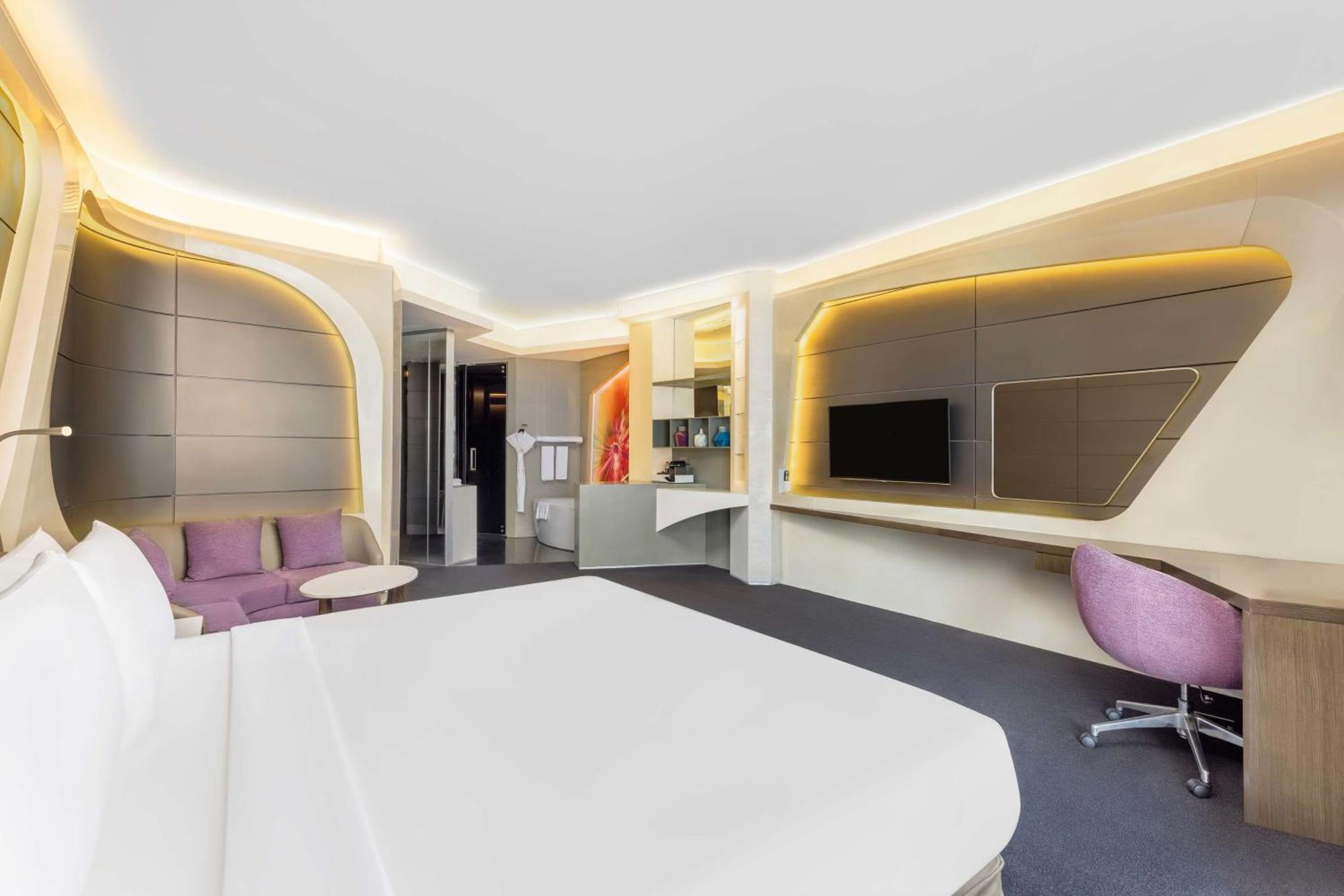 V Dubai, Curio Collection By Hilton Hotel 5*