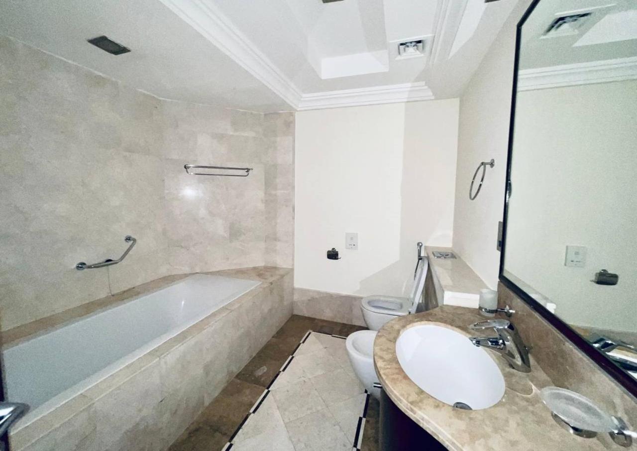 Luxury Jbr , Beach , Pool , Parking Lägenhet *