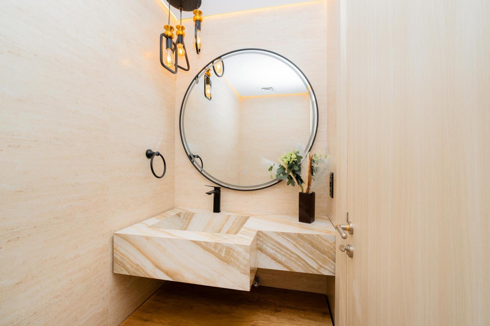 Marina,jbr -luxurious 2 Bedroom King Apartahotel *