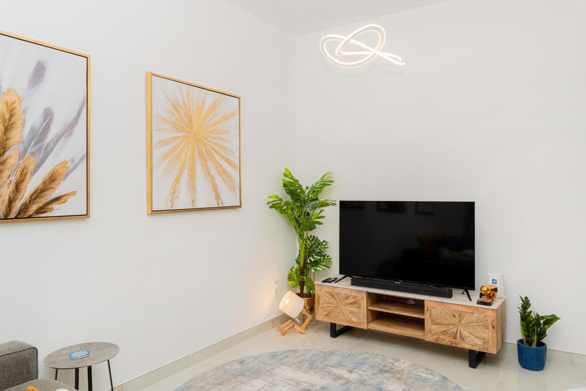 Marina,jbr -luxurious 2 Bedroom King Apartahotel