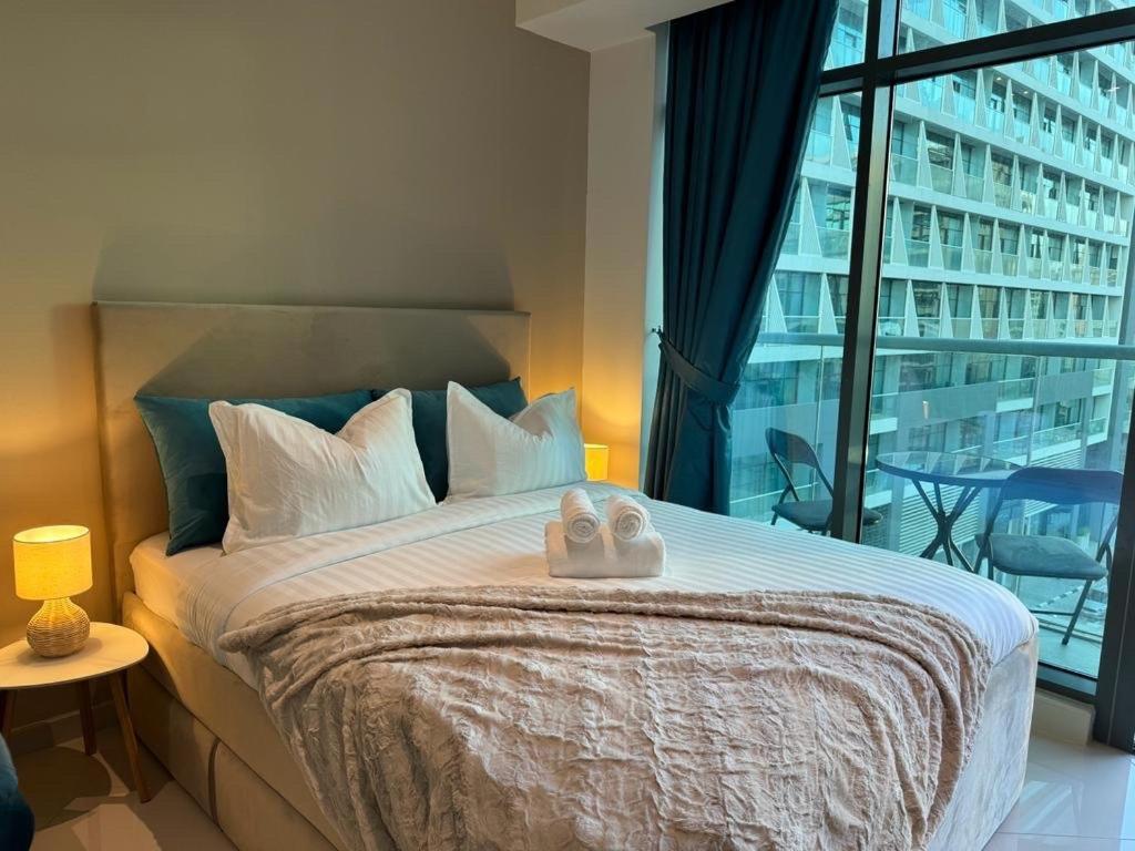 Apartemen Beachside Bliss: Stylish New At Seven Palm Dubai
