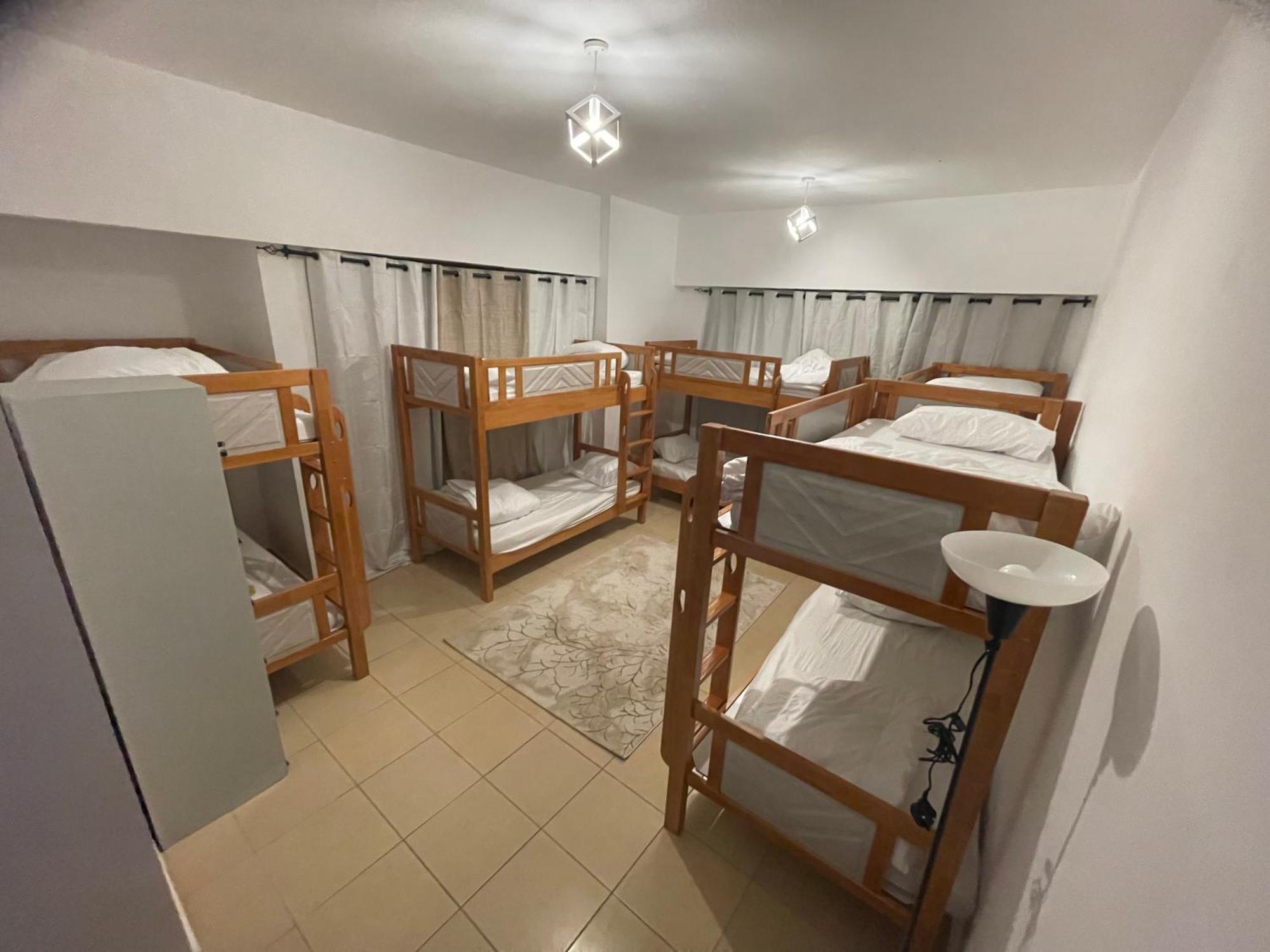 Asrama Seaview Beach Jbr - Walk To Beach - Gym - Pool - Metro Station Dubai