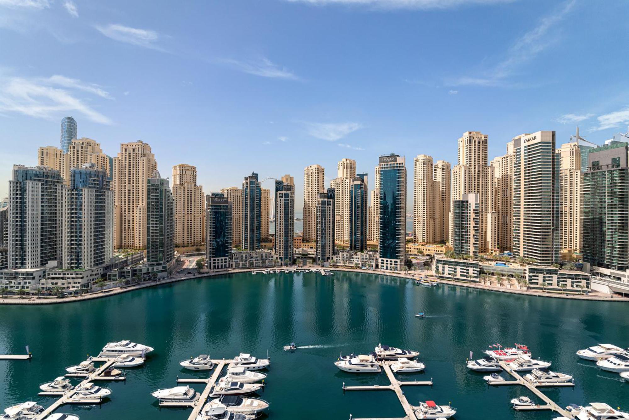 Luxury Living At Vida Marina & Yacht Club Dubái