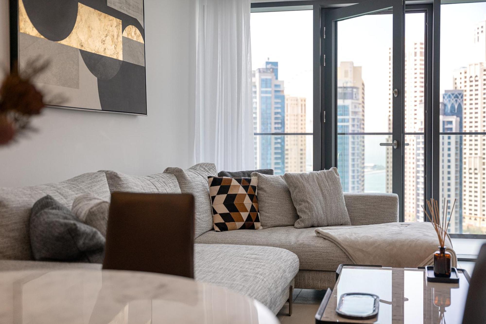 Luxury Living At Vida Marina & Yacht Club Dubái