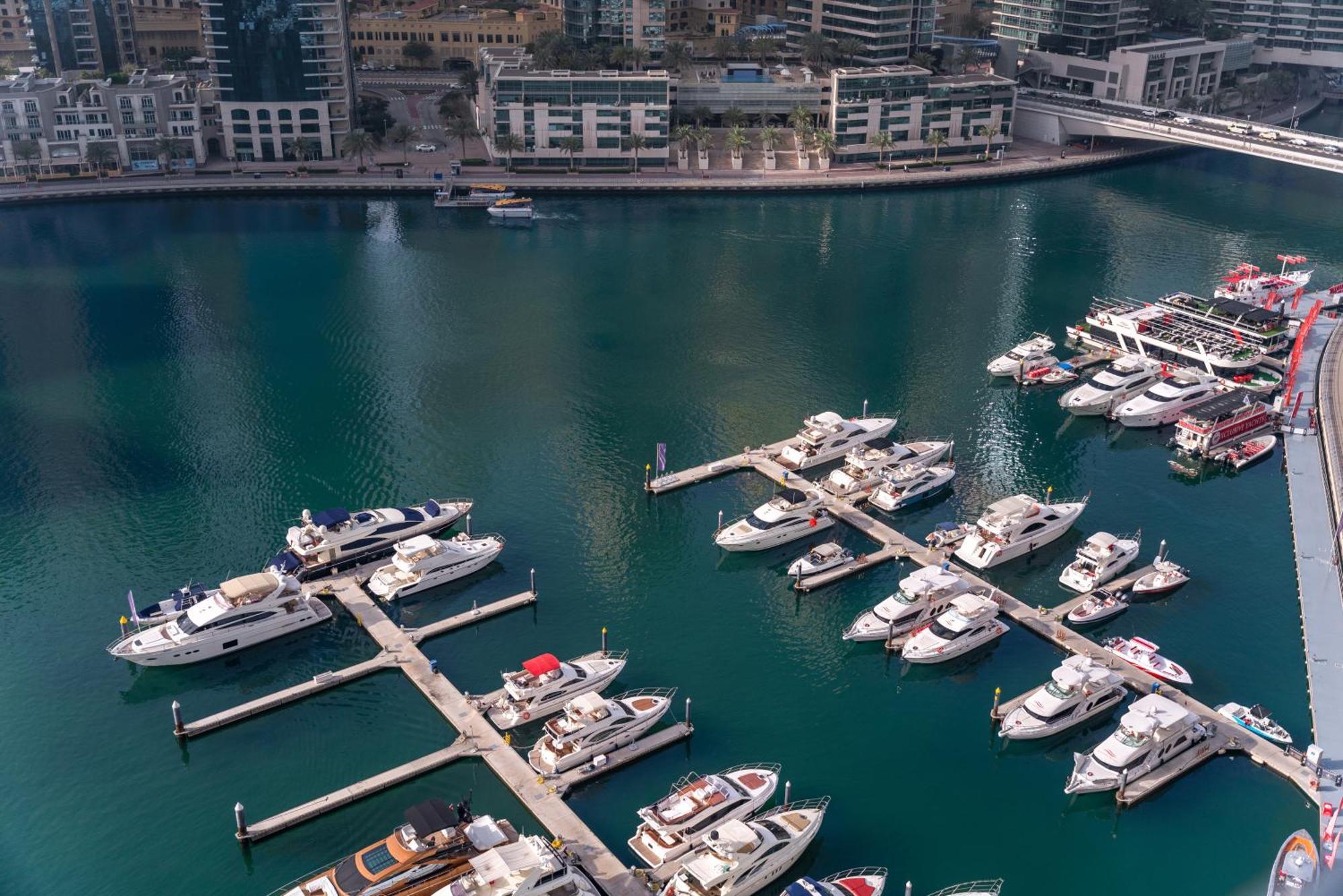 Luxury Living At Vida Marina & Yacht Club Dubái