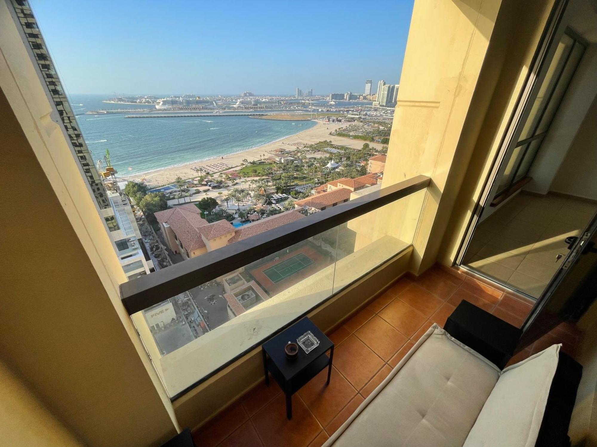 Seaview Beach Jbr - Walk To Beach - Gym - Pool - Metro Station Asrama Dubai