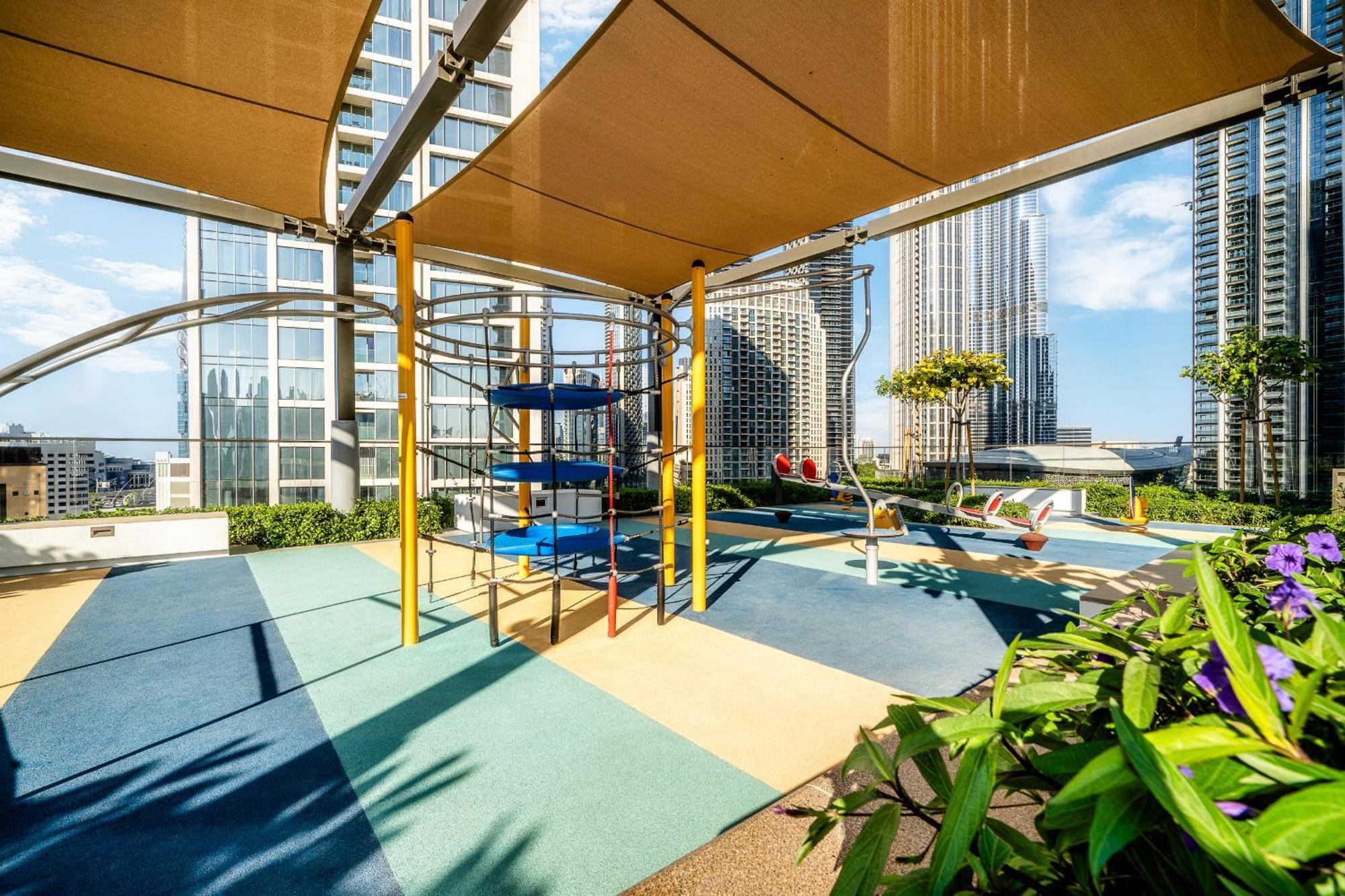 Sky-high Gem: Burj Khalifa & Fountain View Appartement Dubai