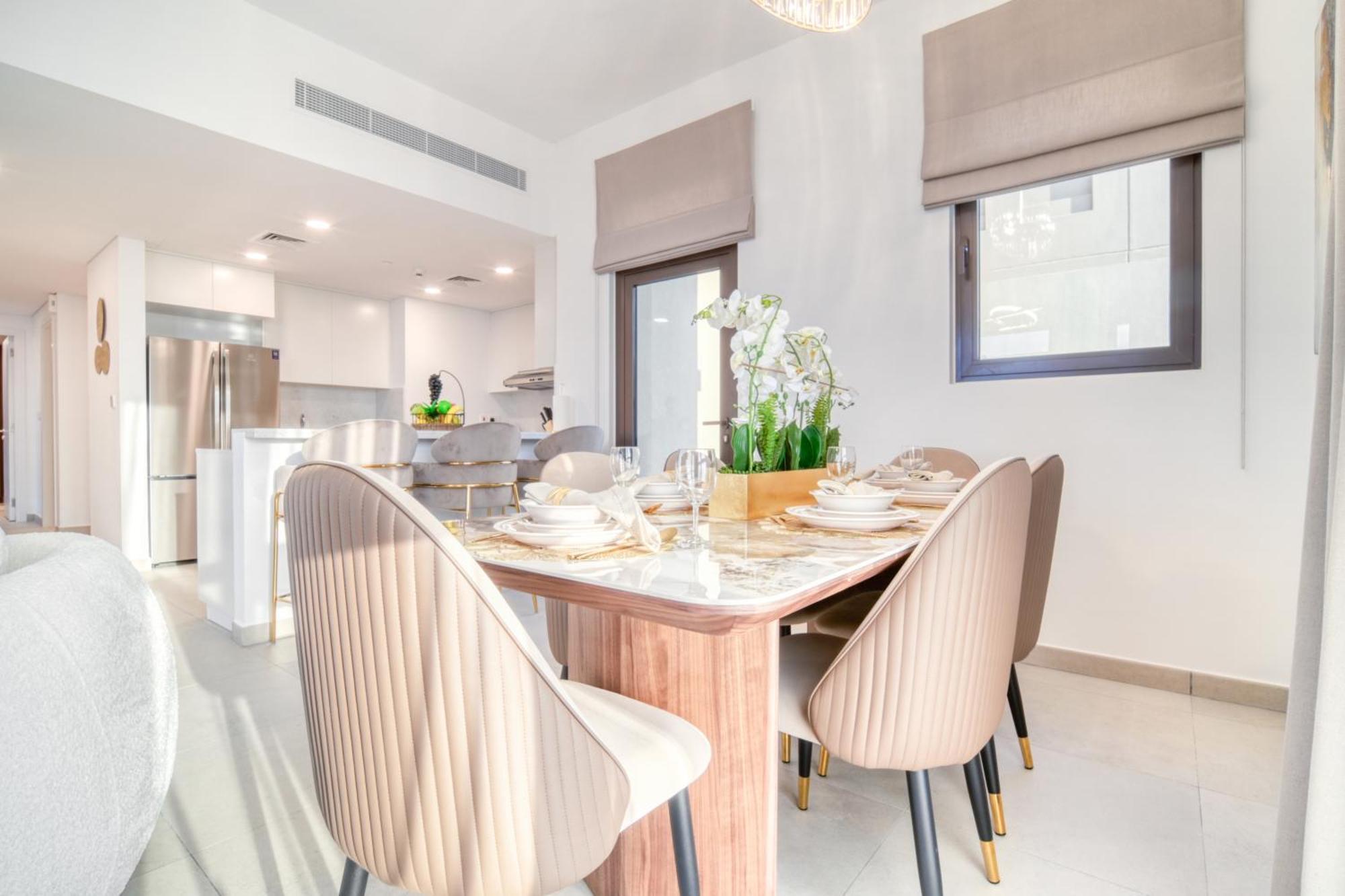 Appartement Coastal Luxury: 2br Retreat With Sea Views *