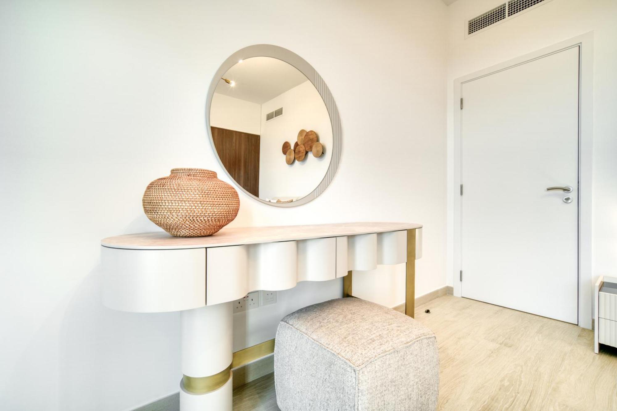 Coastal Luxury: 2br Retreat With Sea Views *