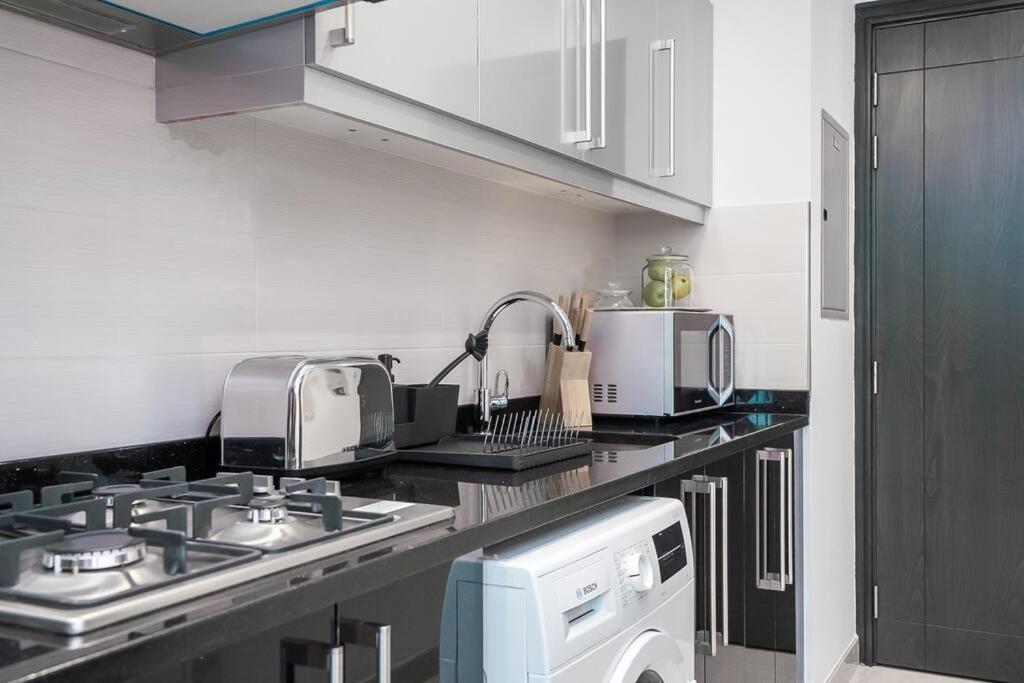Appartement Burj Khalifa View! Stunning Studio In City Center! Dubaï
