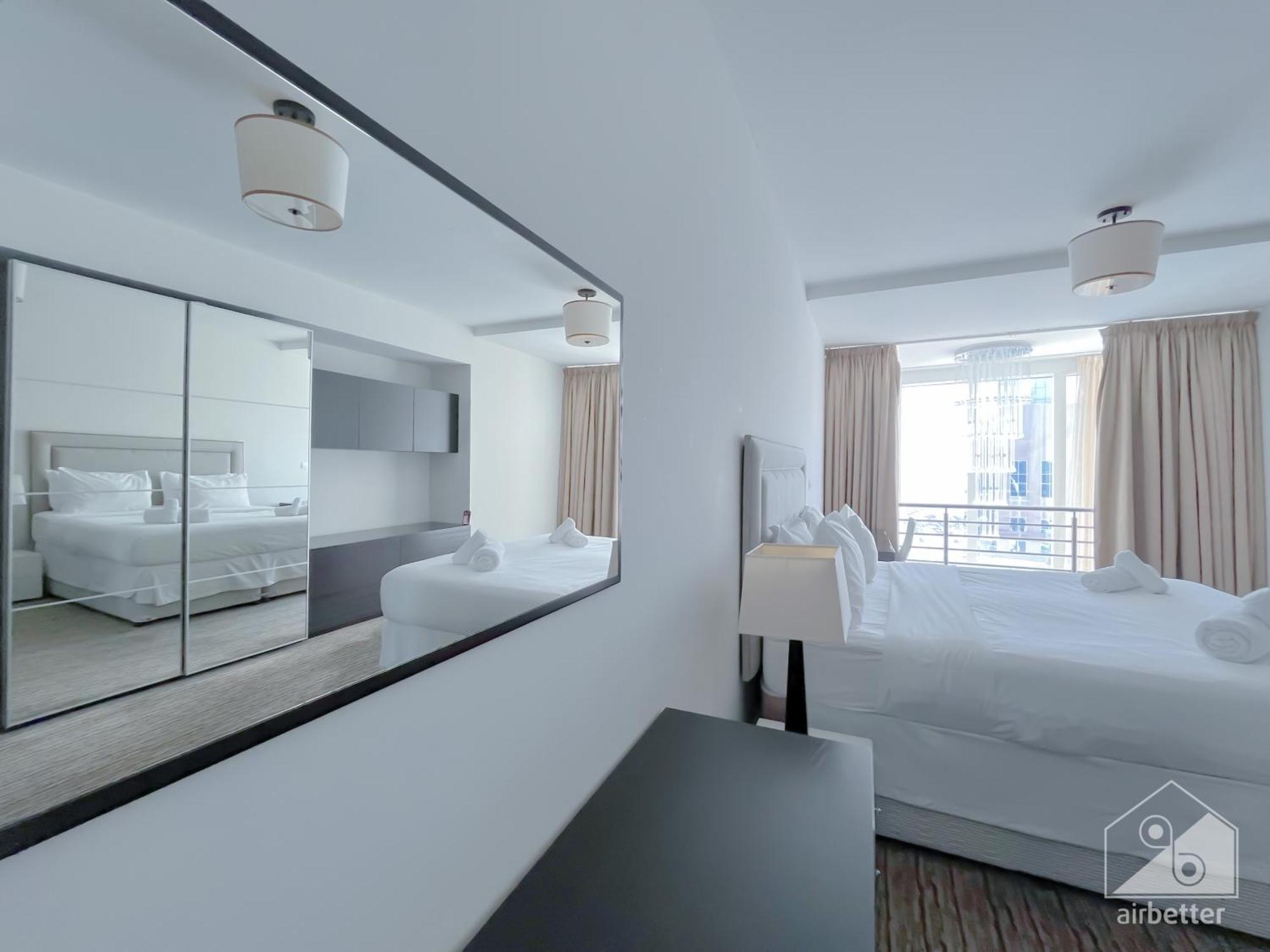 Luxurious Loft With Stunning Views Apartament Dubai
