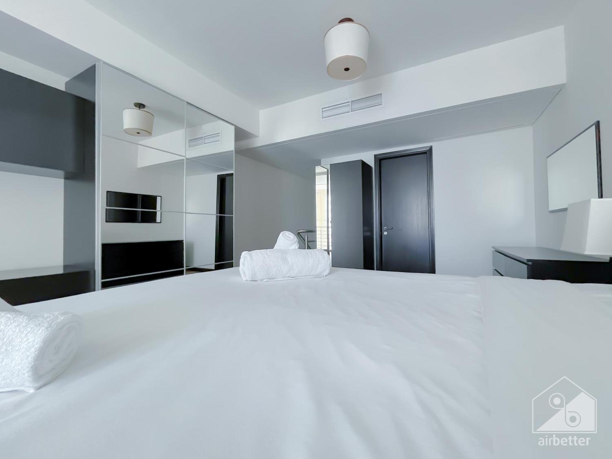 Luxurious Loft With Stunning Views Apartament *