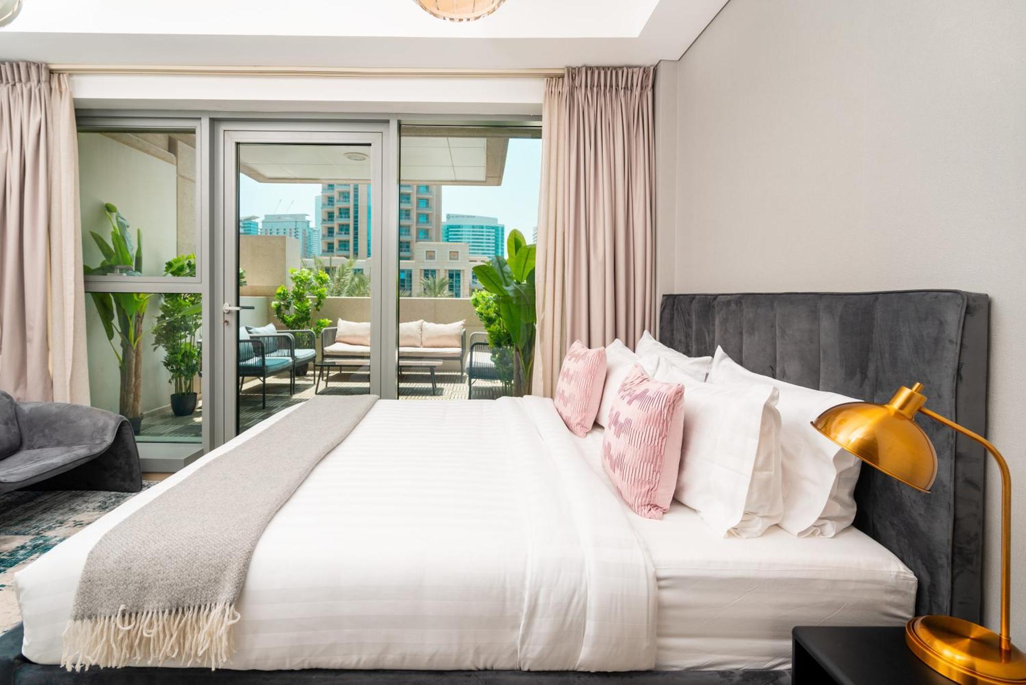 Prime Retreats - 29 Emaar Boulevard Downtown Dubái