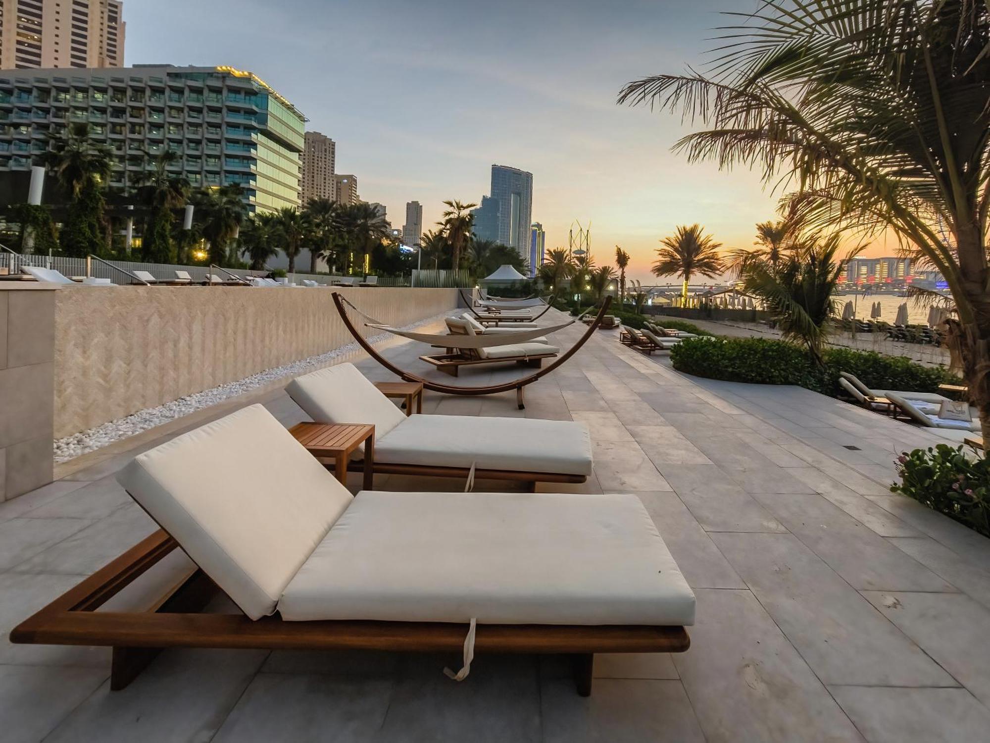 Panoramic Sea View From New 2bd In La Vie Jbr Appartement
