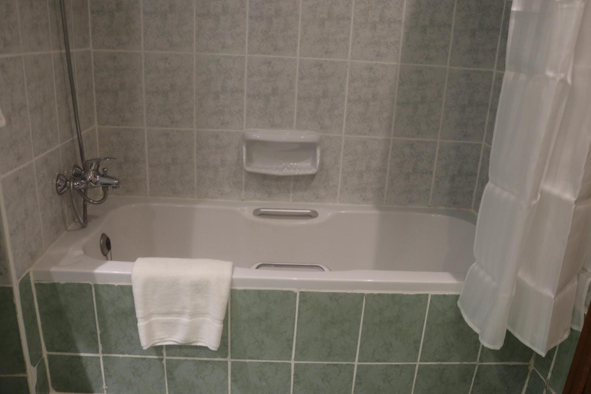 Gss Avenue Ex Delmon Hotell