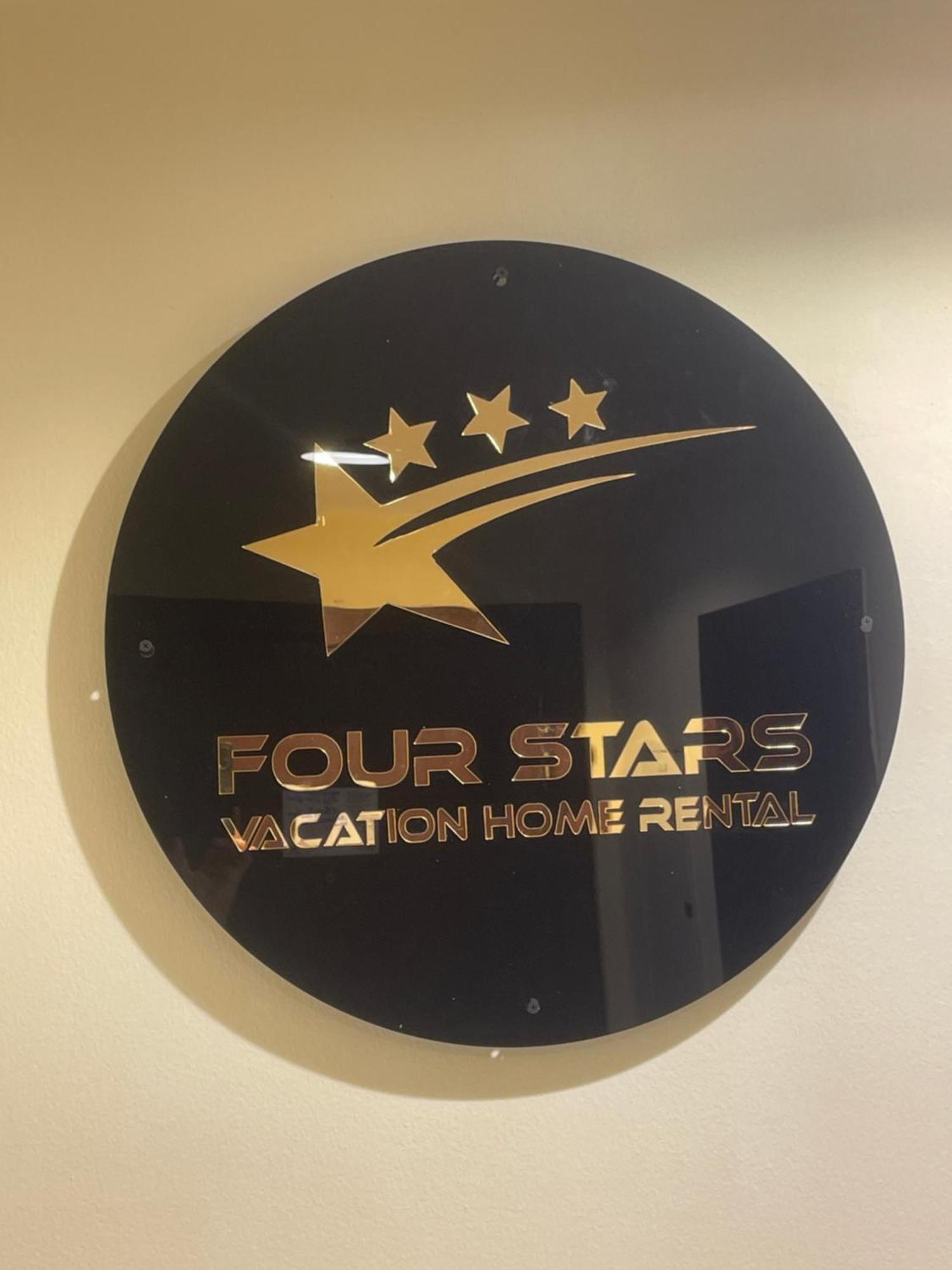 Four Stars Dubái