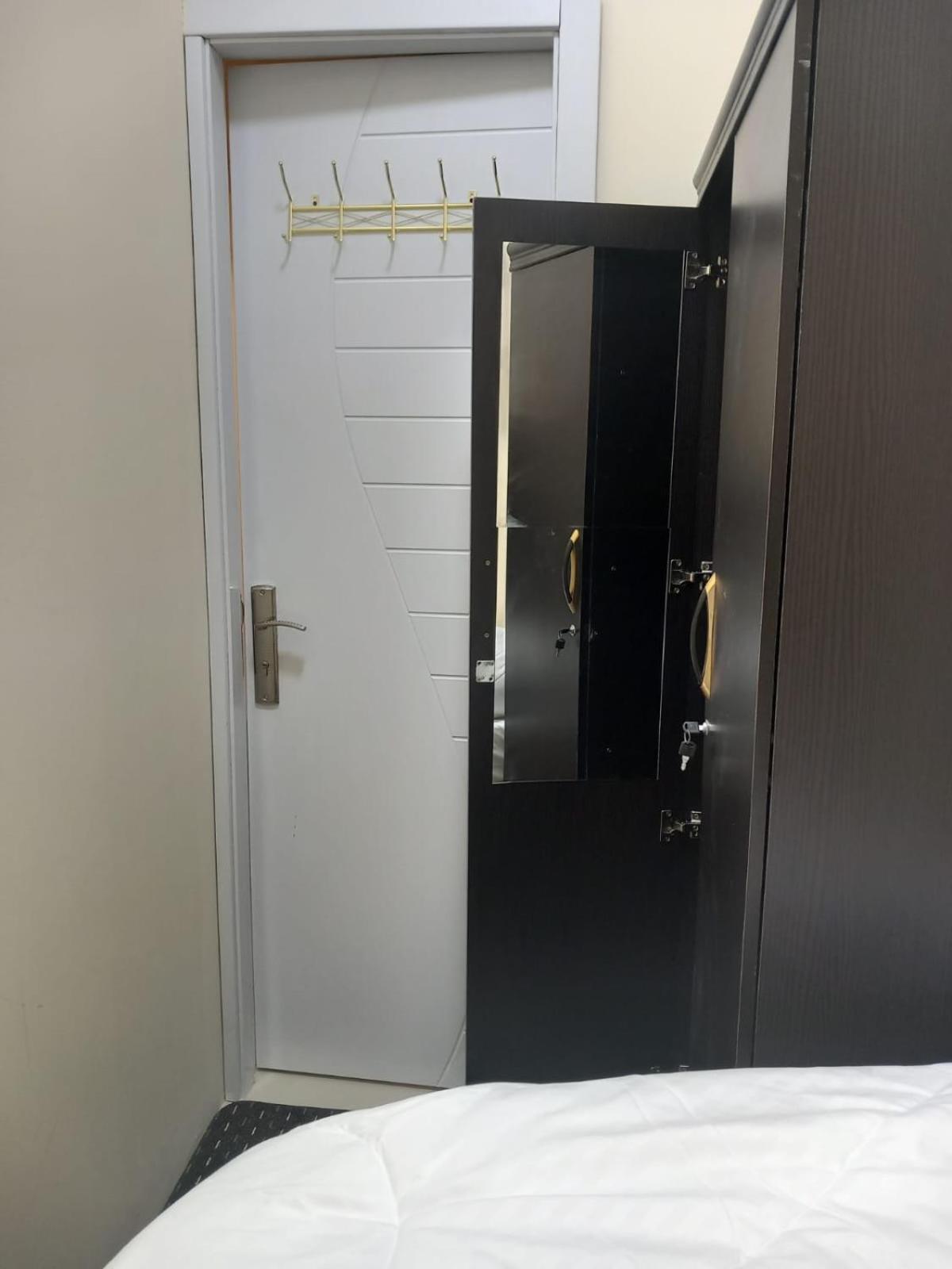 Hostal Four Stars