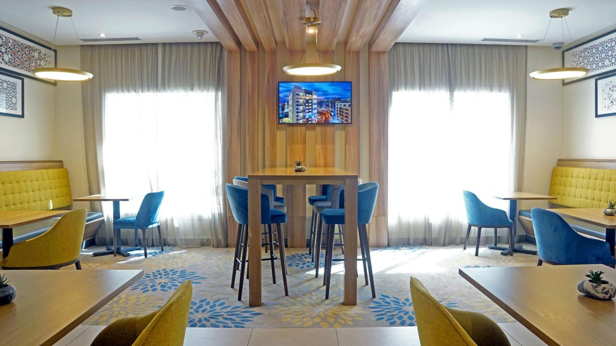 Hampton By Hilton Al Barsha 3*