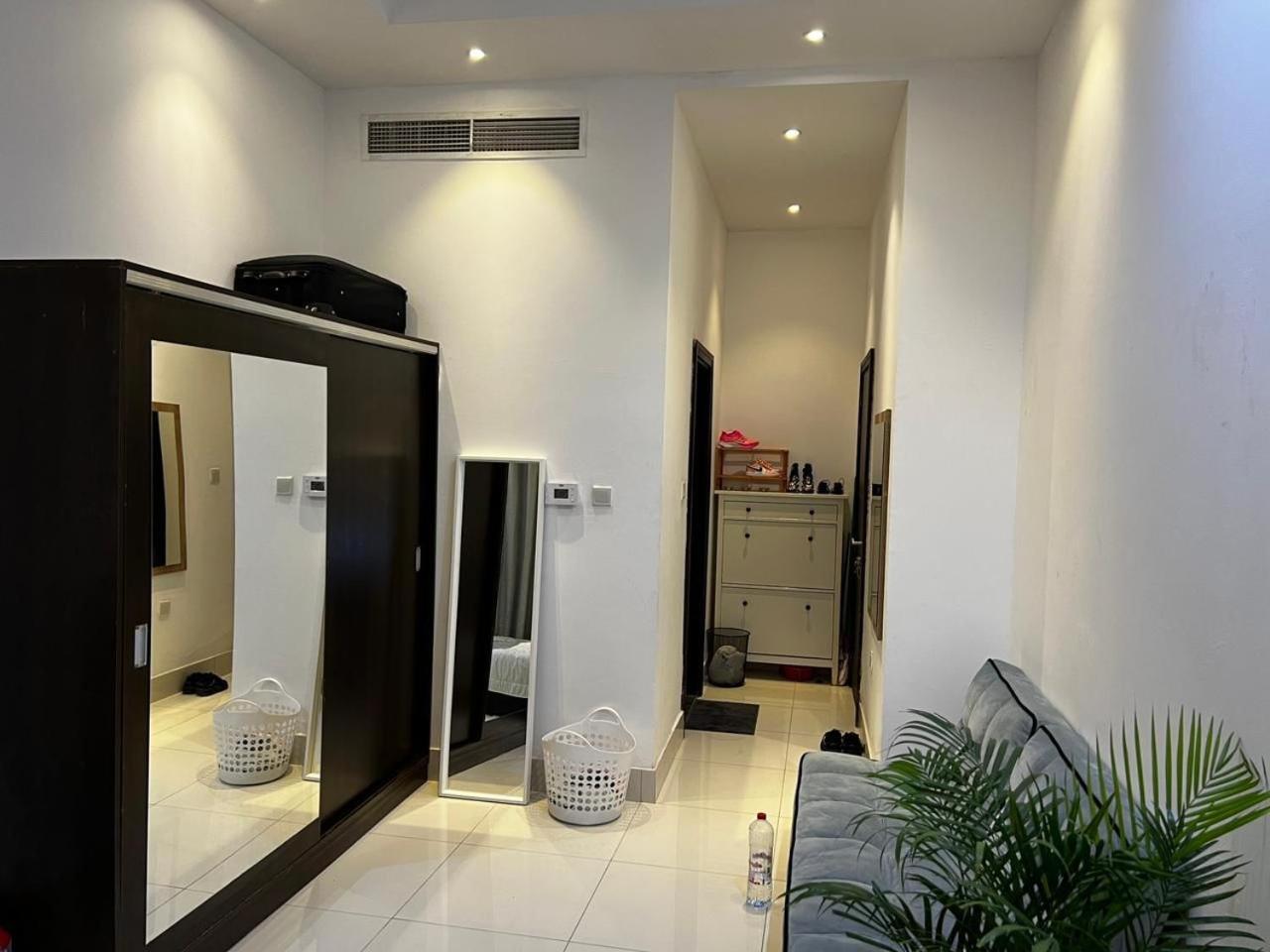 Economical For Rent In Guest house