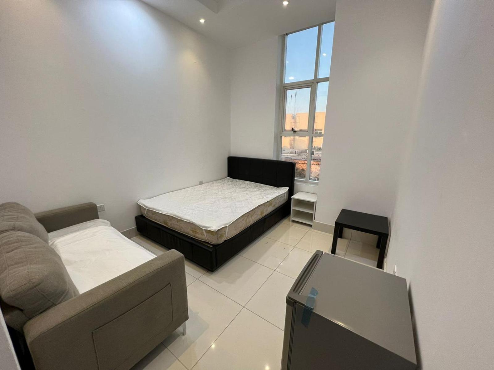 Economical For Rent In Guest house