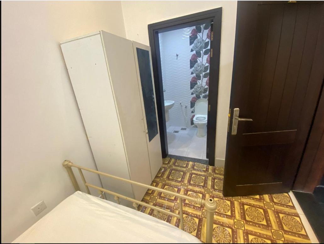 Economical For Rent In Guest house *