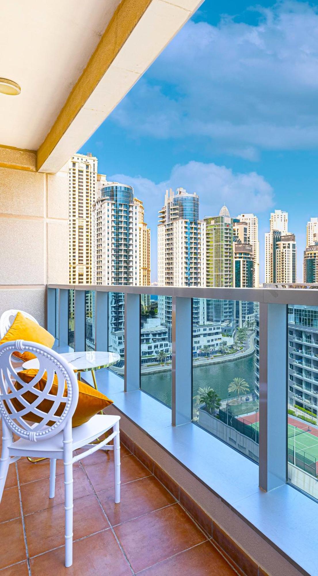 Luxury And Spacious Full Marina View Dubái