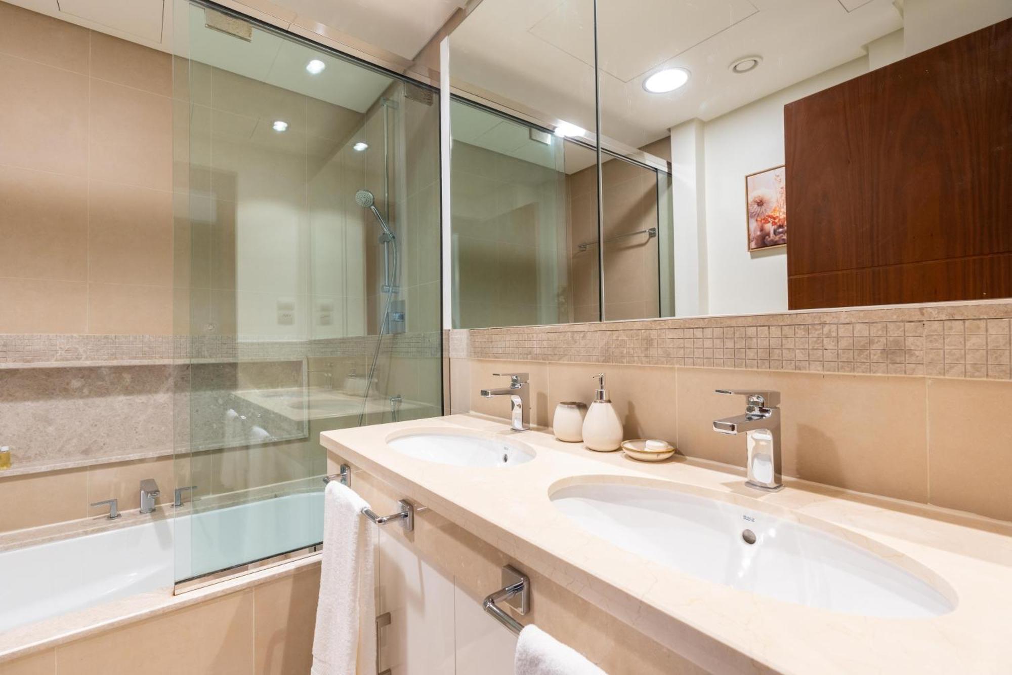 Apartemen Whitesage - Unbeatable Views Of Burj Khalifa In This Huge 3br Dubai