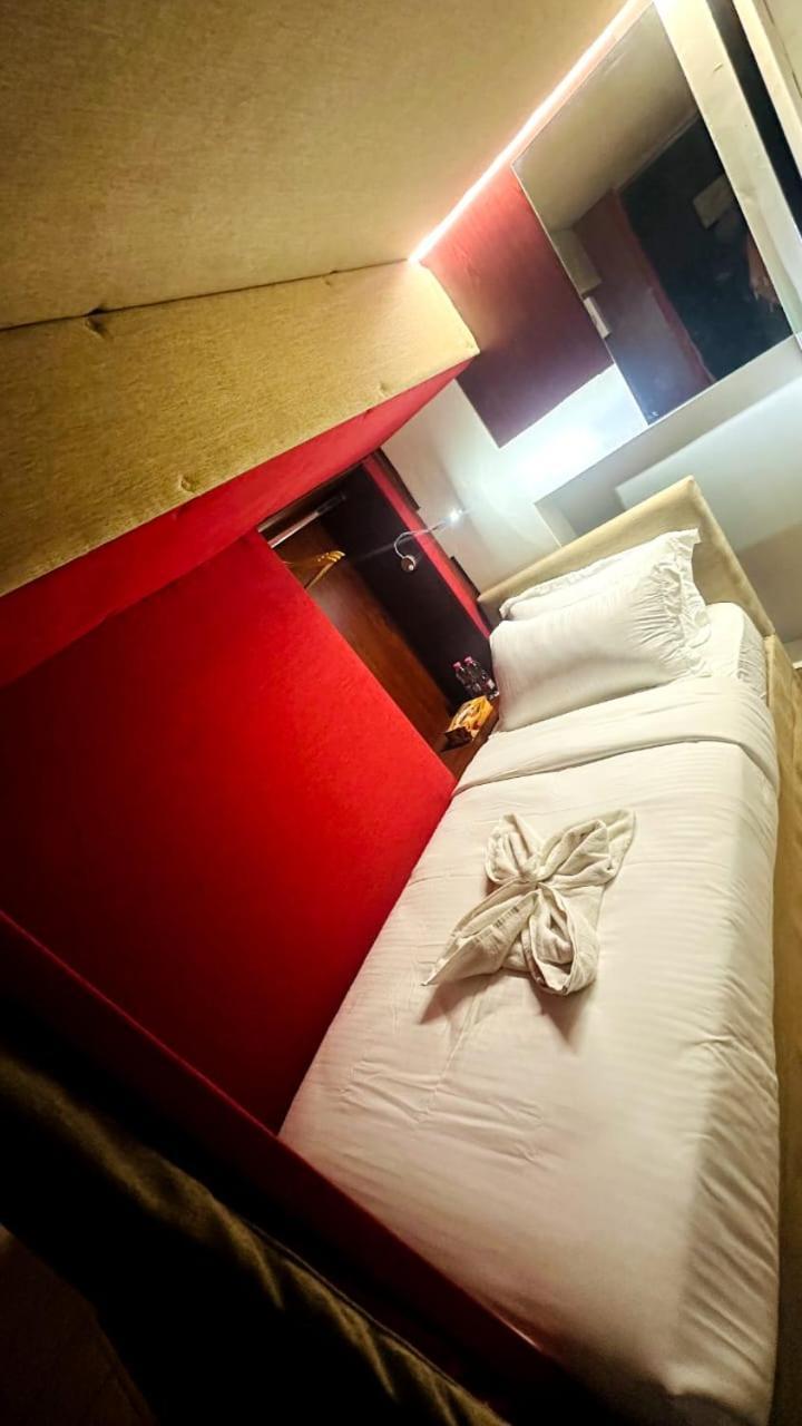 Capsule hotel Al Qudra Lakes By Hyba