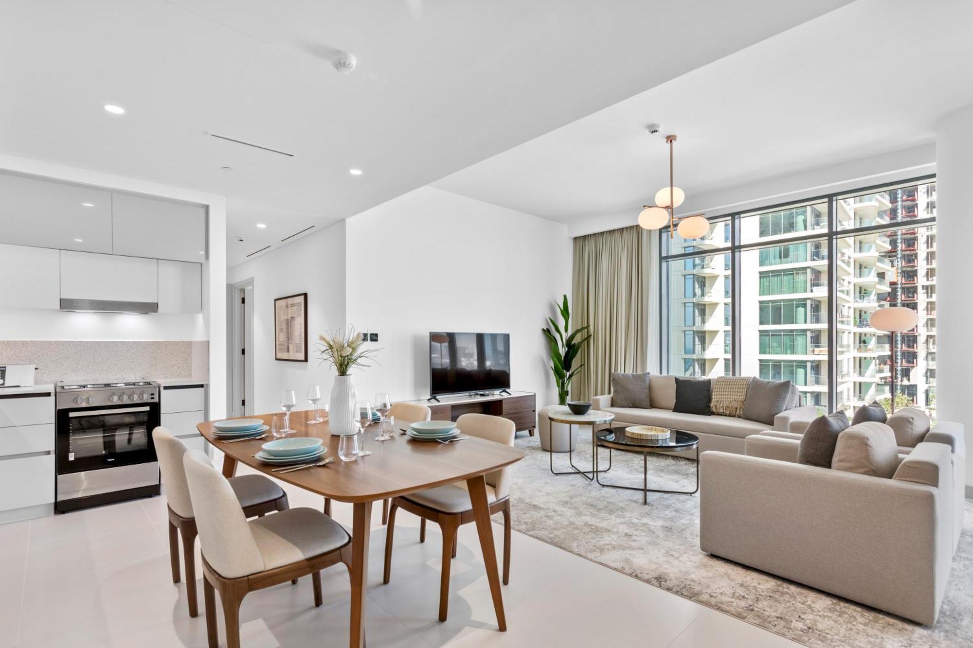 Luxurious Living In The Heart Of Emaar Beachfront