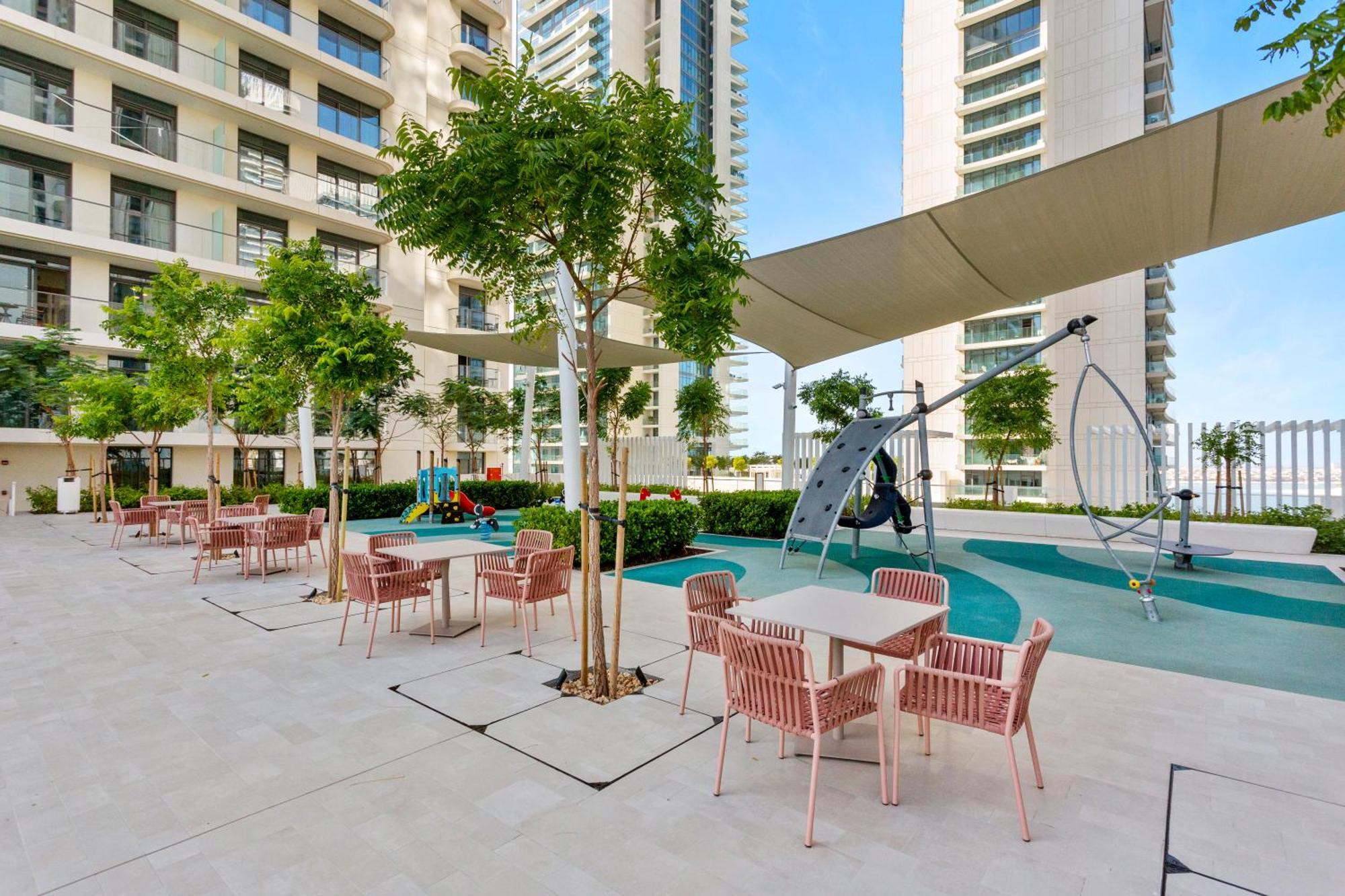 Appartement Luxurious Living In The Heart Of Emaar Beachfront *