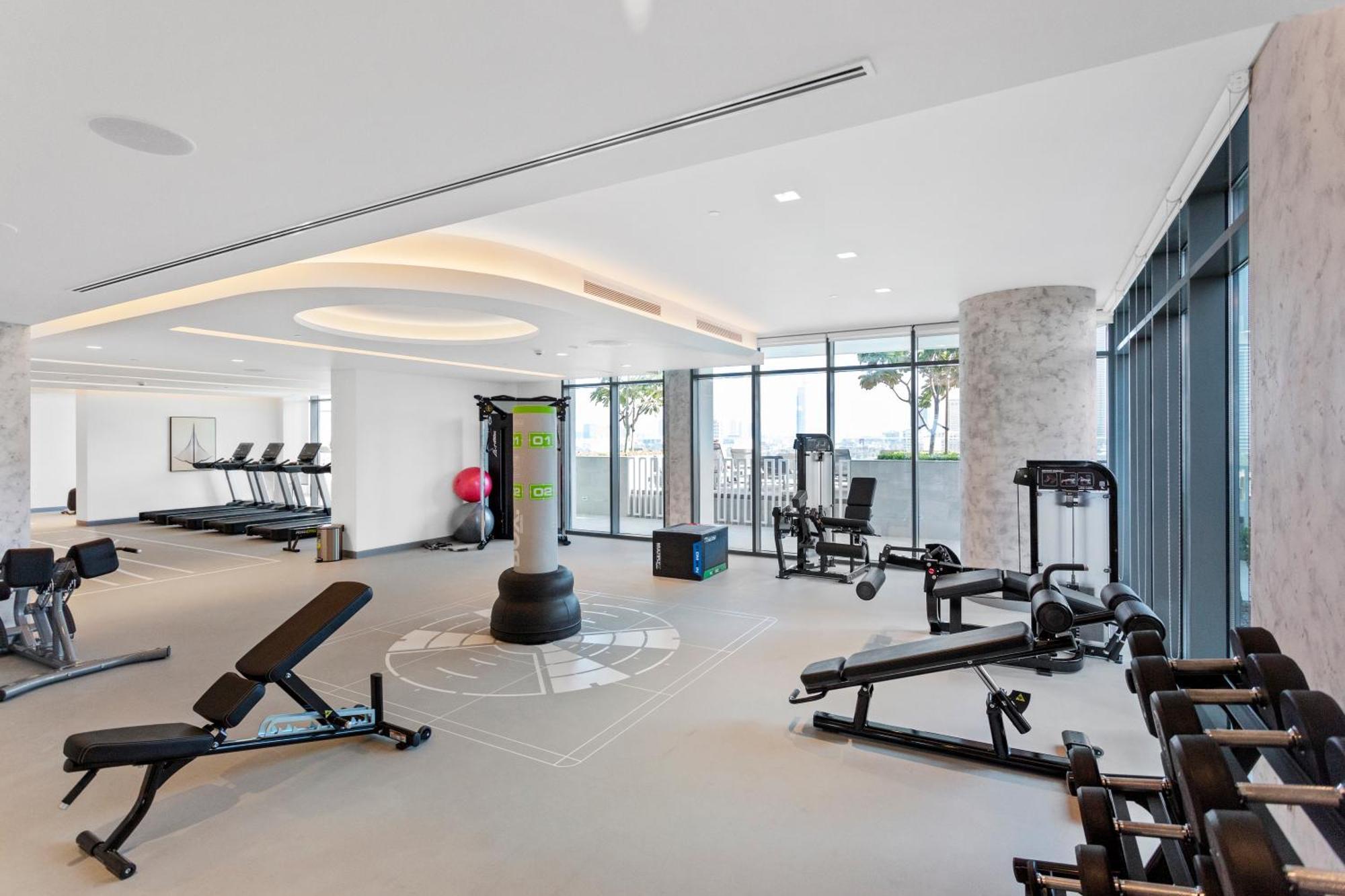 Luxurious Living In The Heart Of Emaar Beachfront *