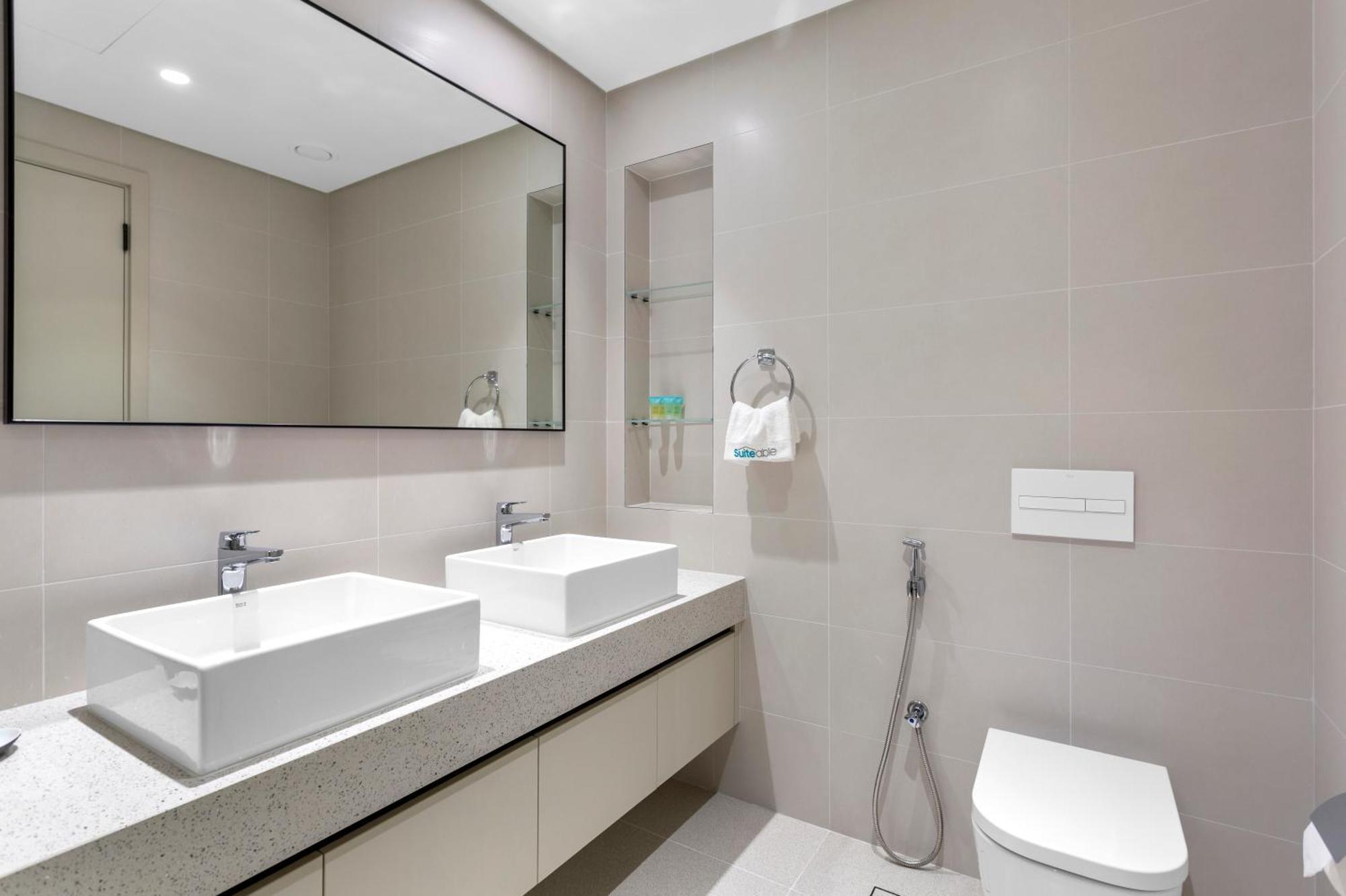 Luxurious Living In The Heart Of Emaar Beachfront